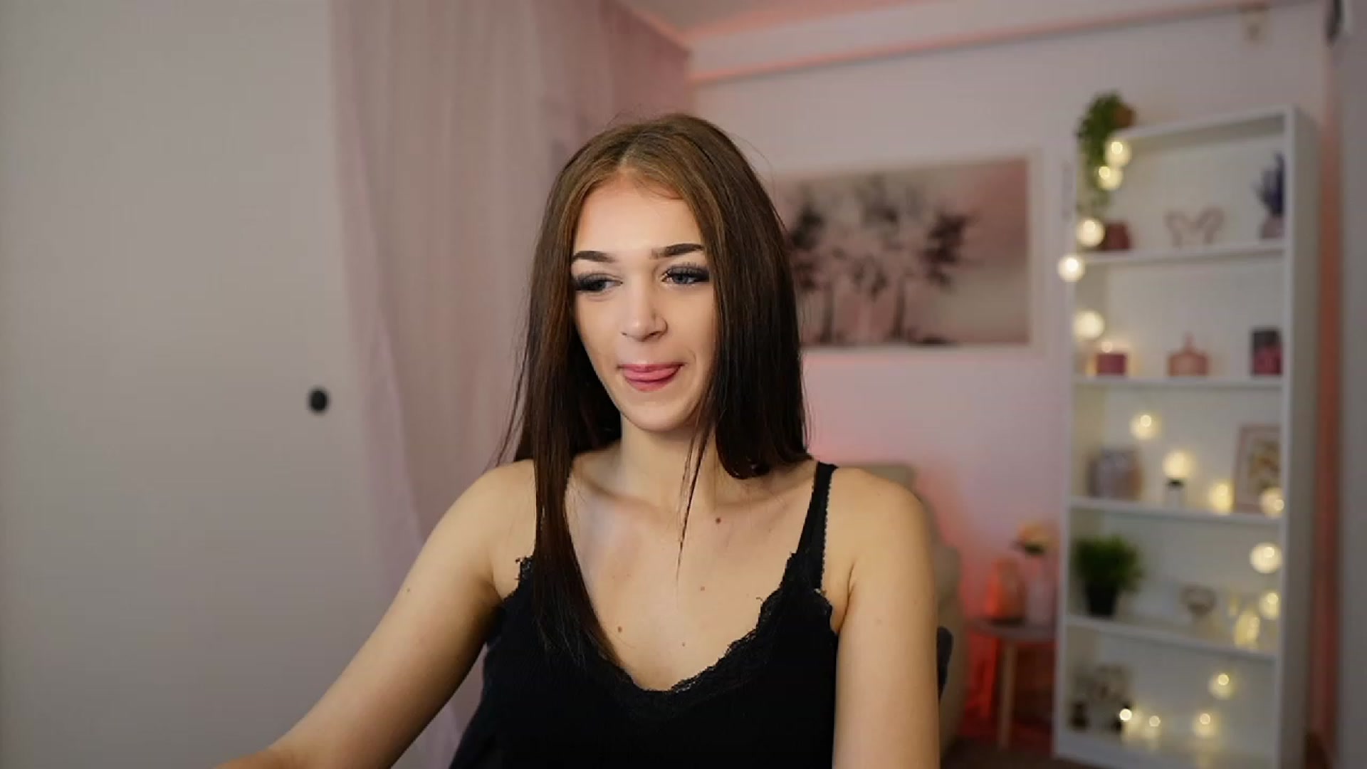 Gallery image thumbnail from Liya_Silver18's myfreecams stream on, 12/14/2023, 18:21 image 6 of 20