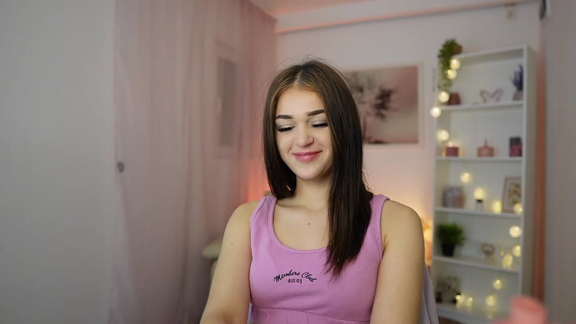 Gallery image thumbnail from Liya_Silver18's myfreecams stream on, 01/10/2024, 17:49 image 18 of 20