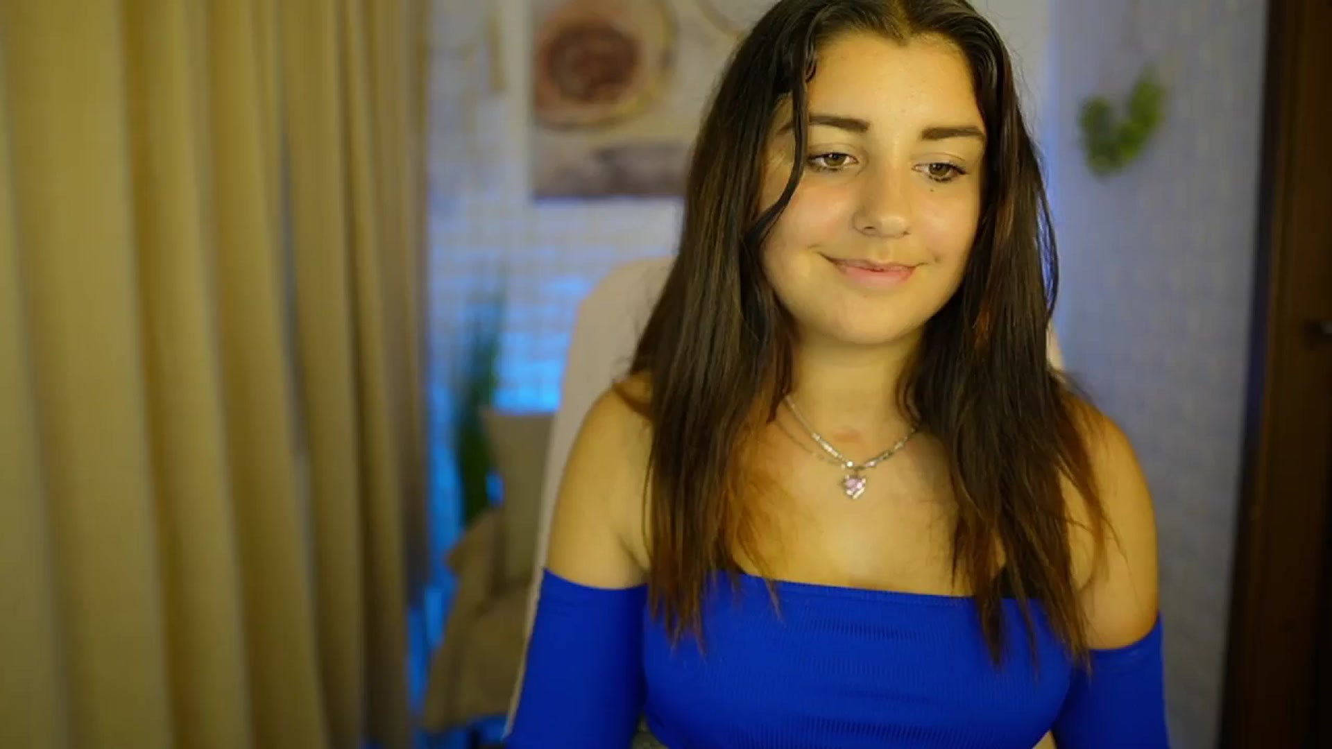 Gallery image thumbnail from Liya__Silver's myfreecams stream on, 08/01/2024, 14:16 image 7 of 20