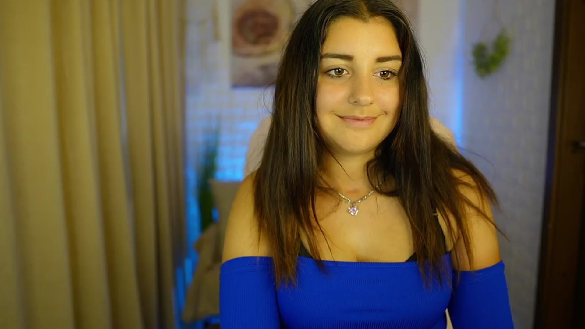 Gallery image thumbnail from Liya__Silver's myfreecams stream on, 08/01/2024, 14:16 image 14 of 20