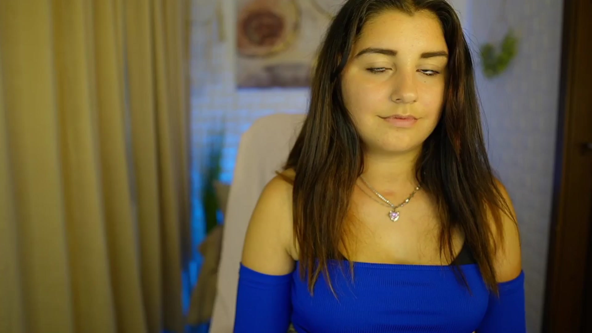 Gallery image thumbnail from Liya__Silver's myfreecams stream on, 08/01/2024, 14:16 image 6 of 20