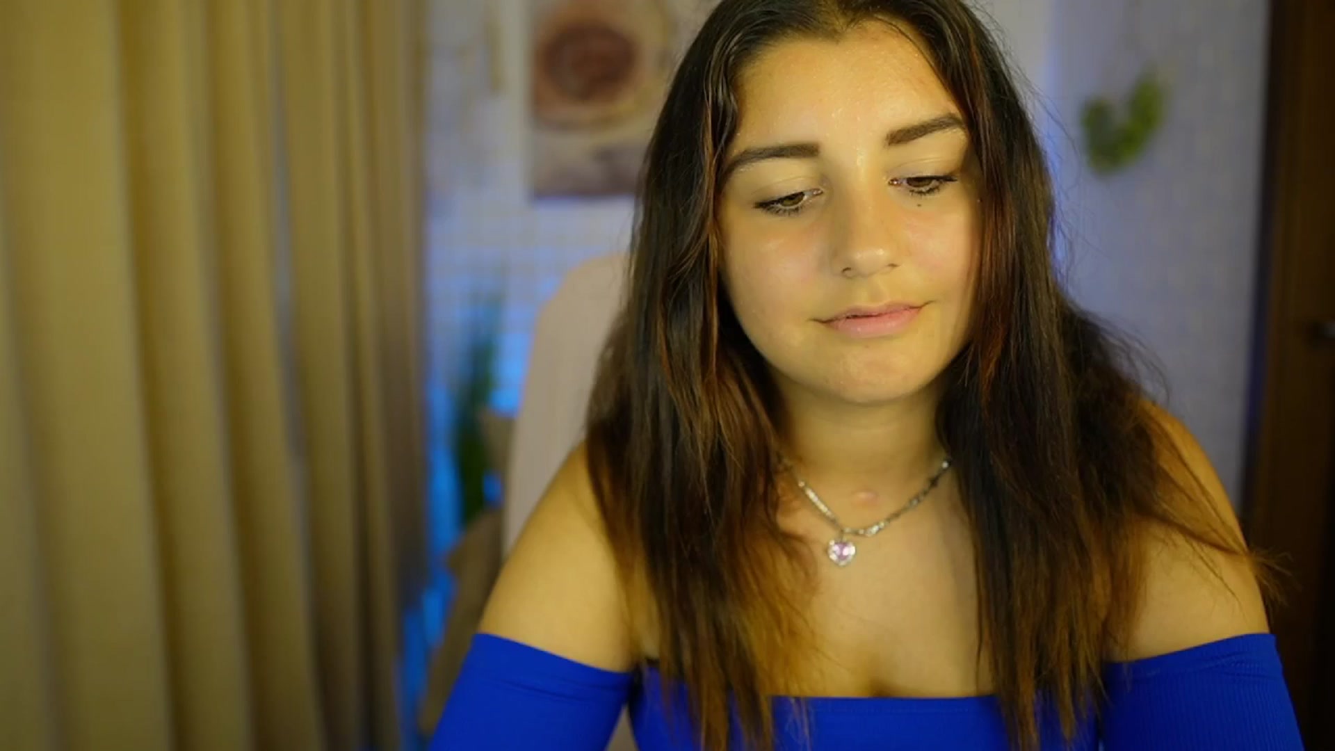 Gallery image thumbnail from Liya__Silver's myfreecams stream on, 08/01/2024, 14:41 image 16 of 20