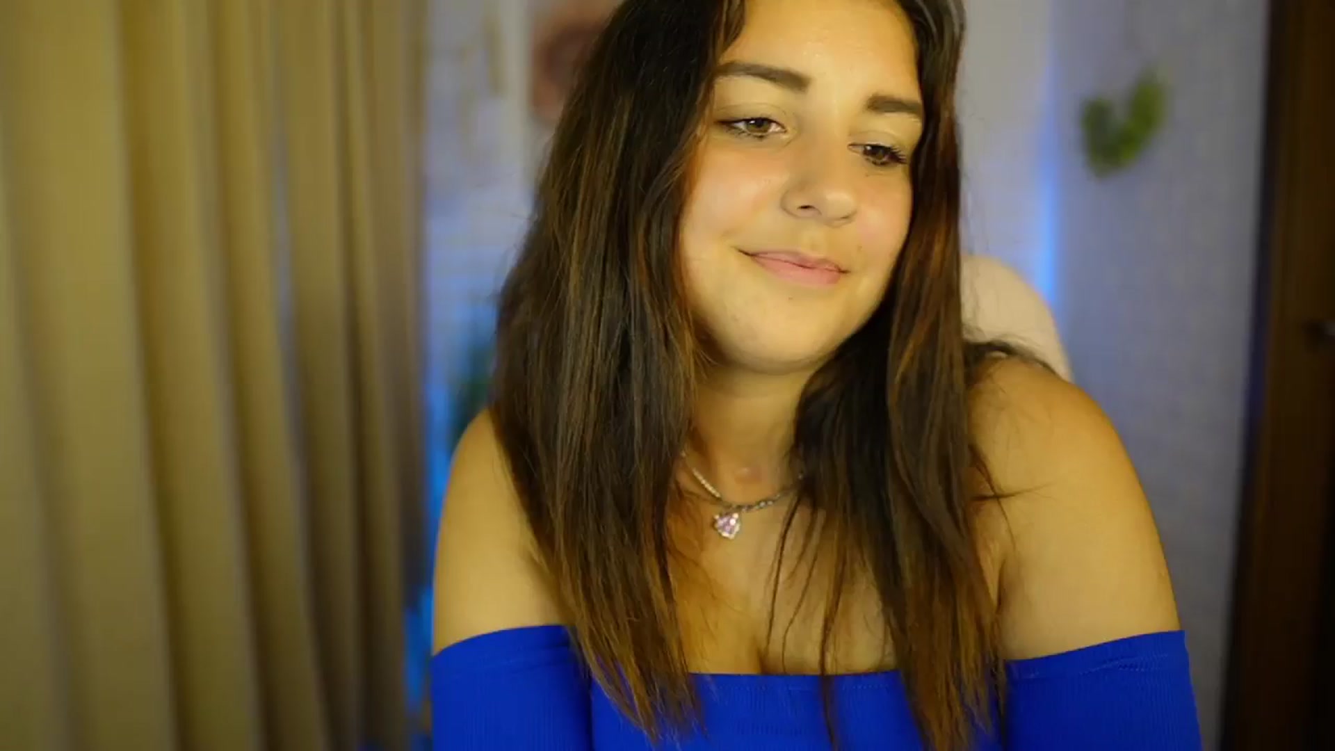 Gallery image thumbnail from Liya__Silver's myfreecams stream on, 08/01/2024, 14:41 image 13 of 20