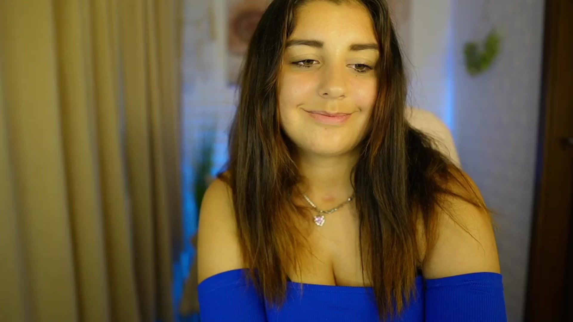 Gallery image thumbnail from Liya__Silver's myfreecams stream on, 08/01/2024, 14:41 image 19 of 20