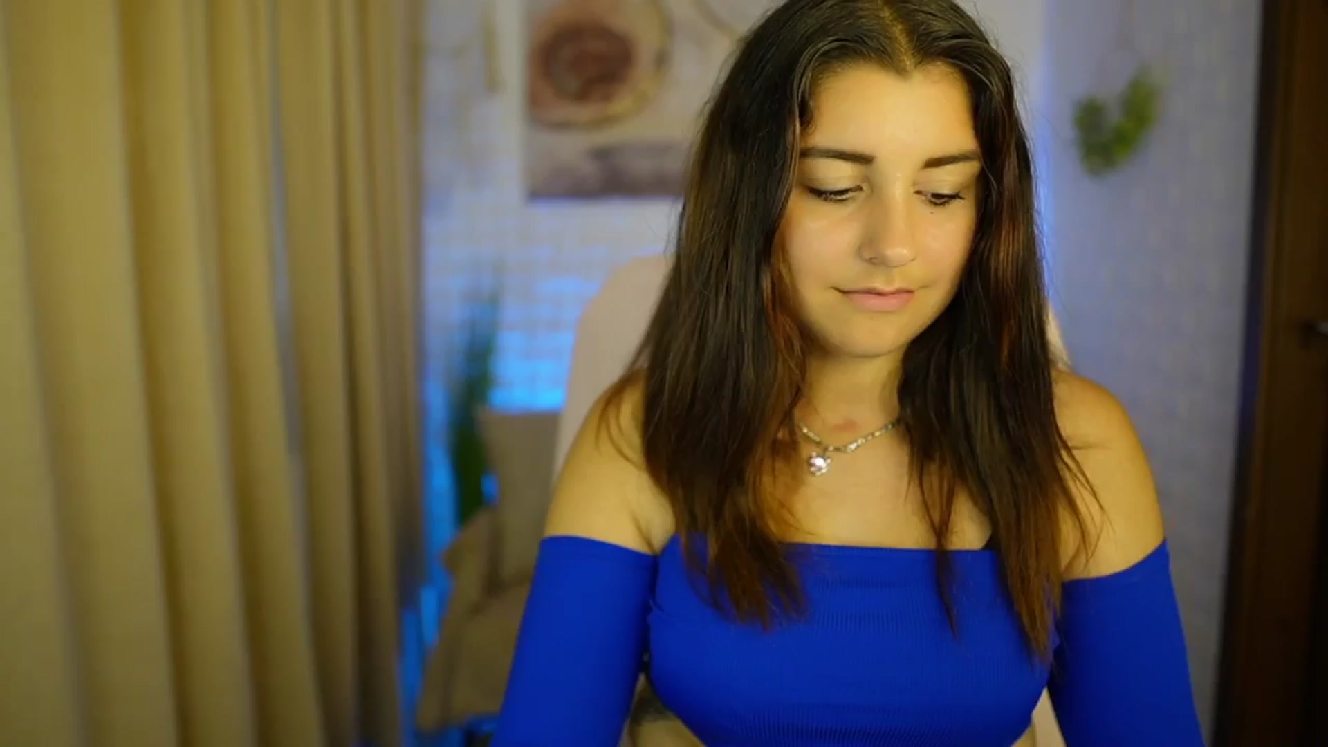 Gallery image thumbnail from Liya__Silver's myfreecams stream on, 08/01/2024, 14:41 image 1 of 20
