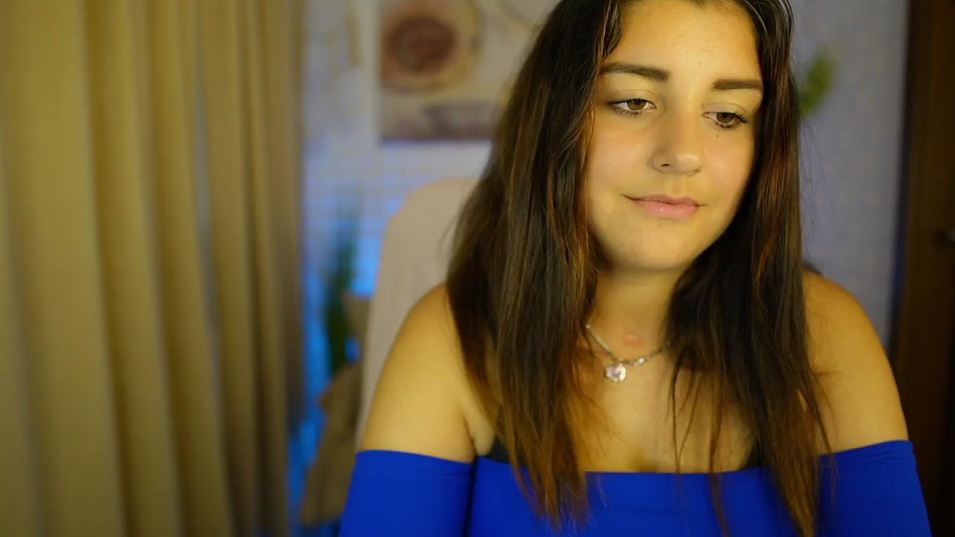 Gallery image thumbnail from Liya__Silver's myfreecams stream on, 08/01/2024, 14:41 image 12 of 20