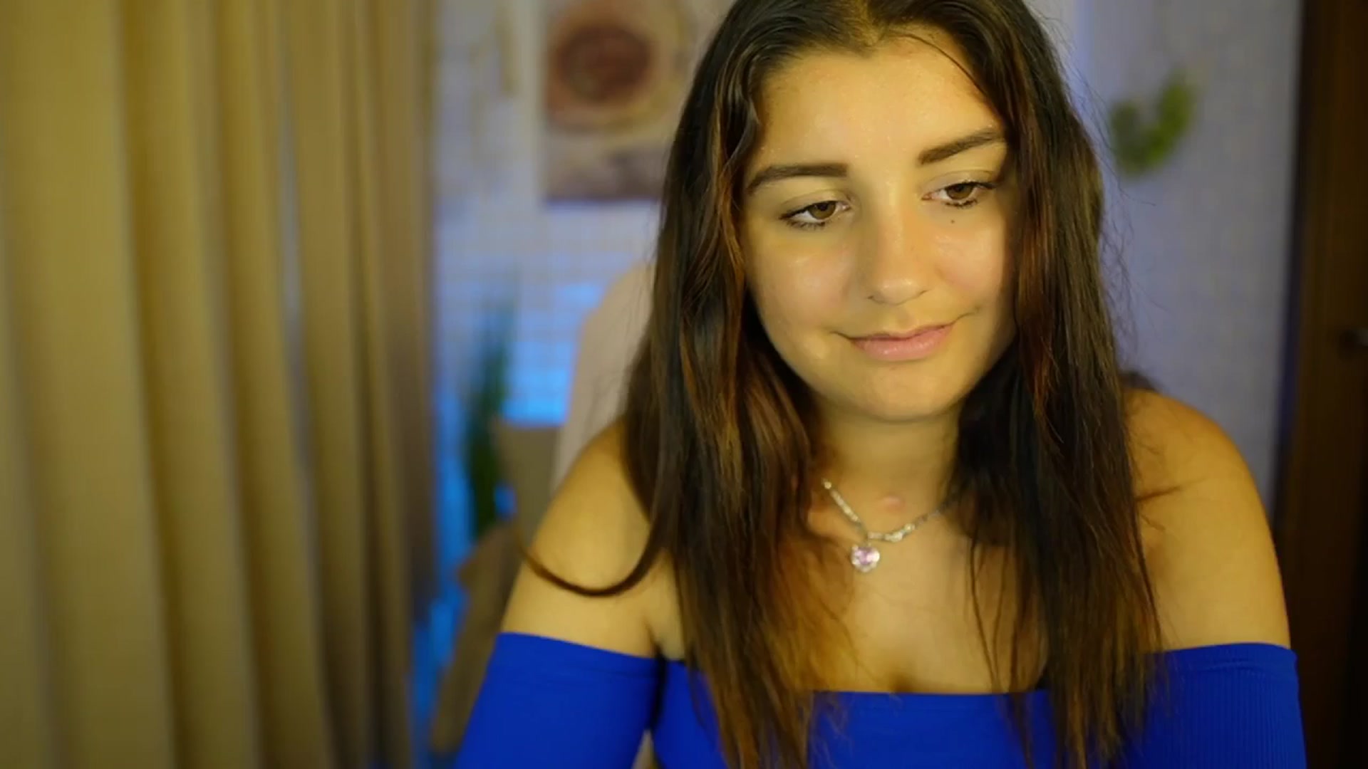 Gallery image thumbnail from Liya__Silver's myfreecams stream on, 08/01/2024, 14:41 image 8 of 20