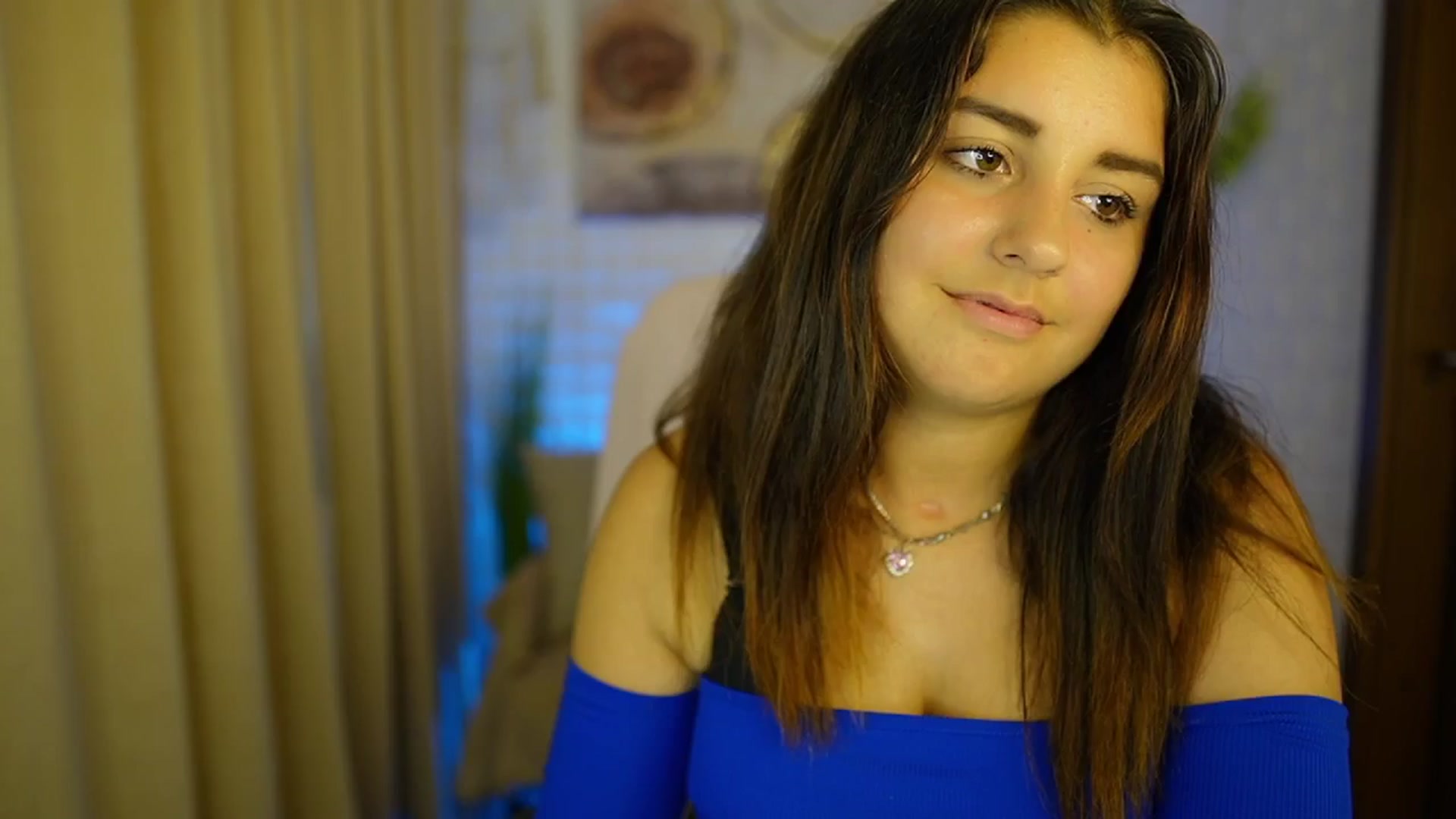 Gallery image thumbnail from Liya__Silver's myfreecams stream on, 08/01/2024, 14:41 image 18 of 20