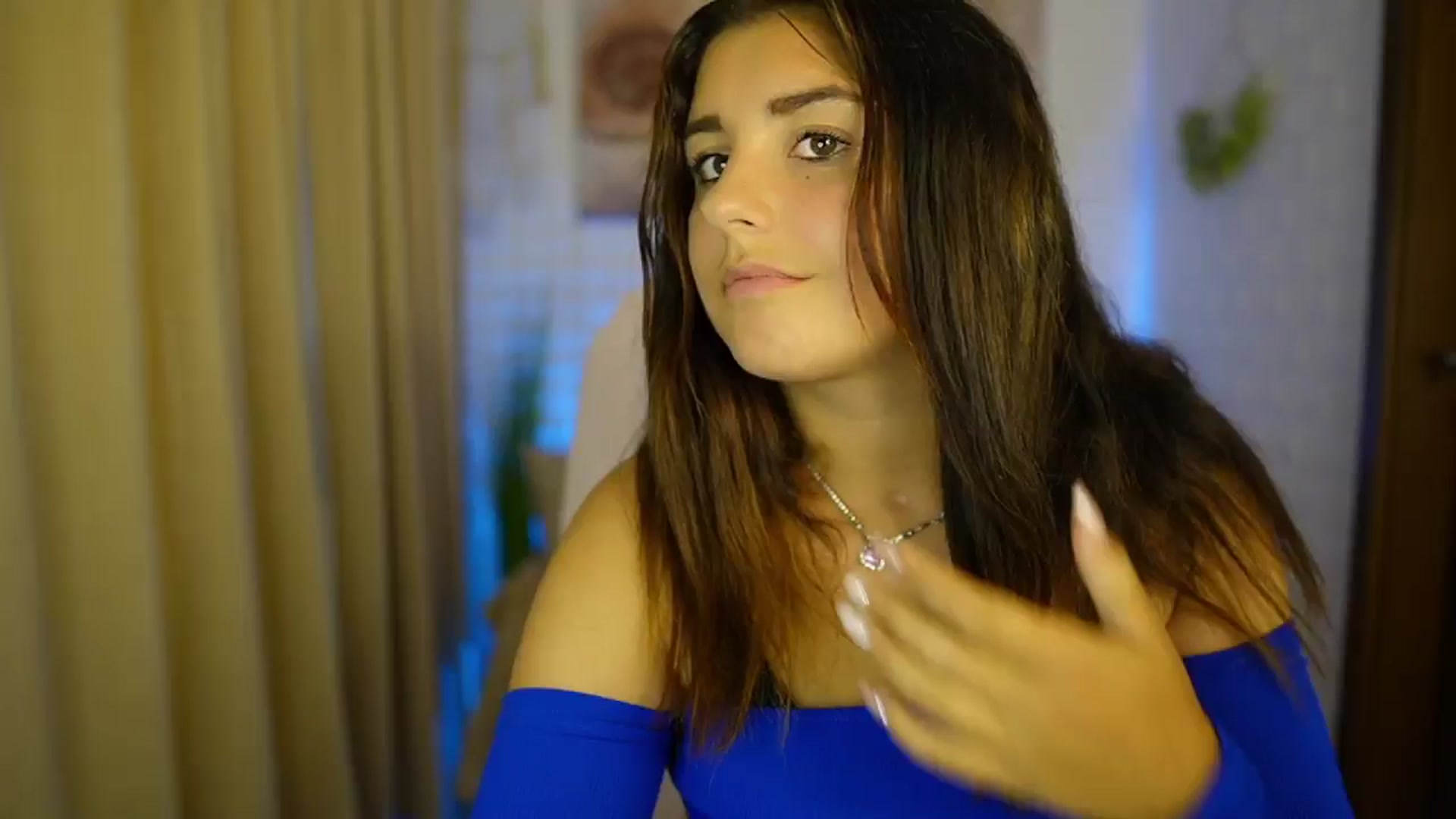 Gallery image thumbnail from Liya__Silver's myfreecams stream on, 08/01/2024, 14:41 image 15 of 20