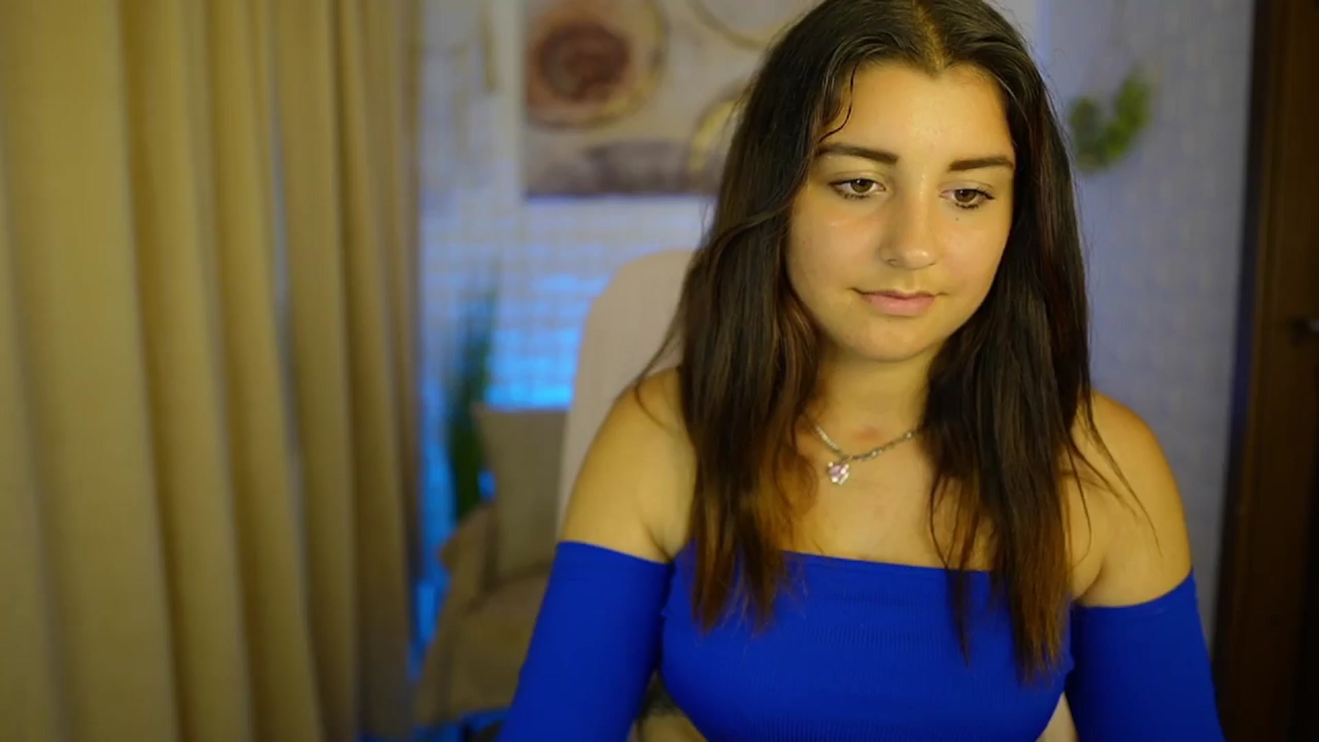 Gallery image thumbnail from Liya__Silver's myfreecams stream on, 08/01/2024, 14:41 image 4 of 20
