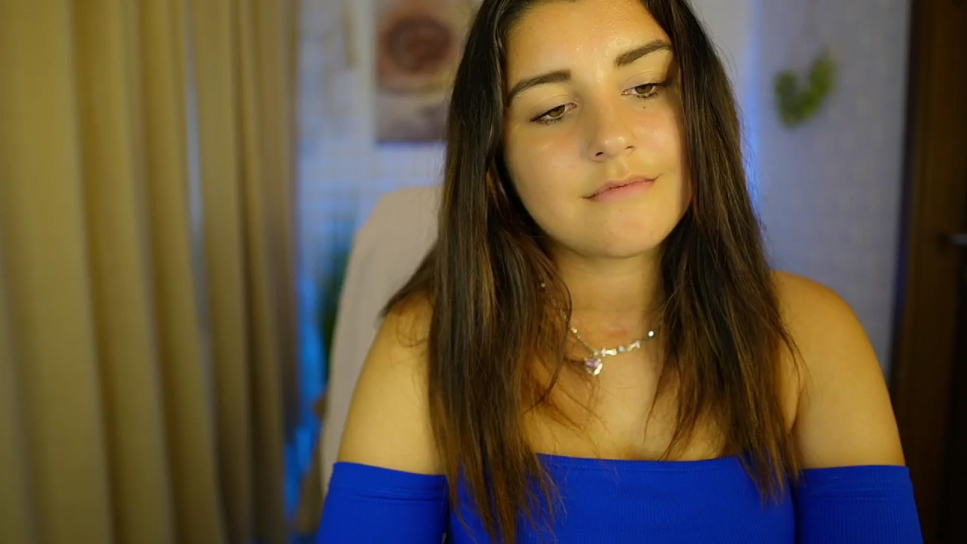 Gallery image thumbnail from Liya__Silver's myfreecams stream on, 08/01/2024, 16:00 image 19 of 20