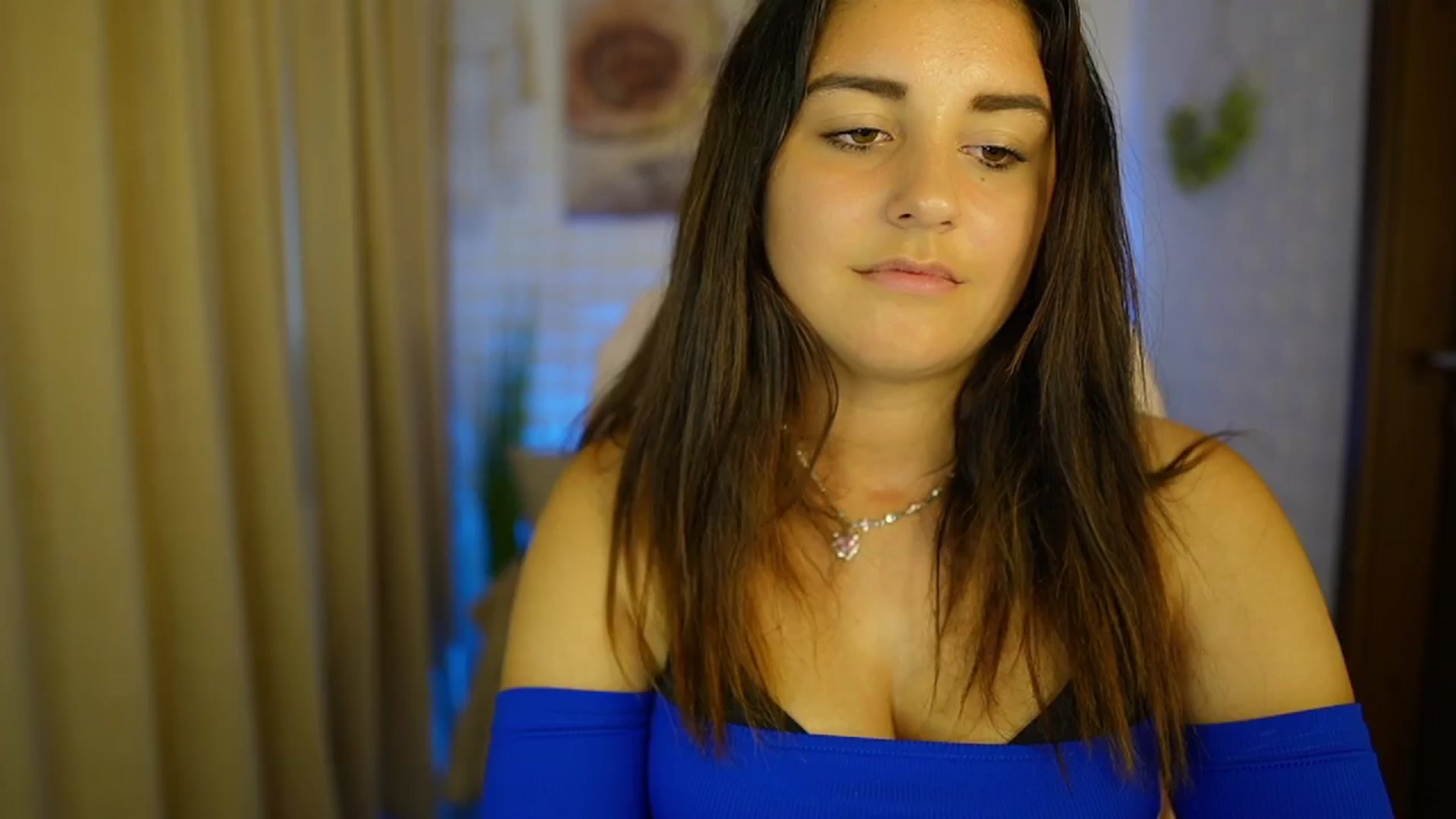 Gallery image thumbnail from Liya__Silver's myfreecams stream on, 08/01/2024, 16:00 image 18 of 20