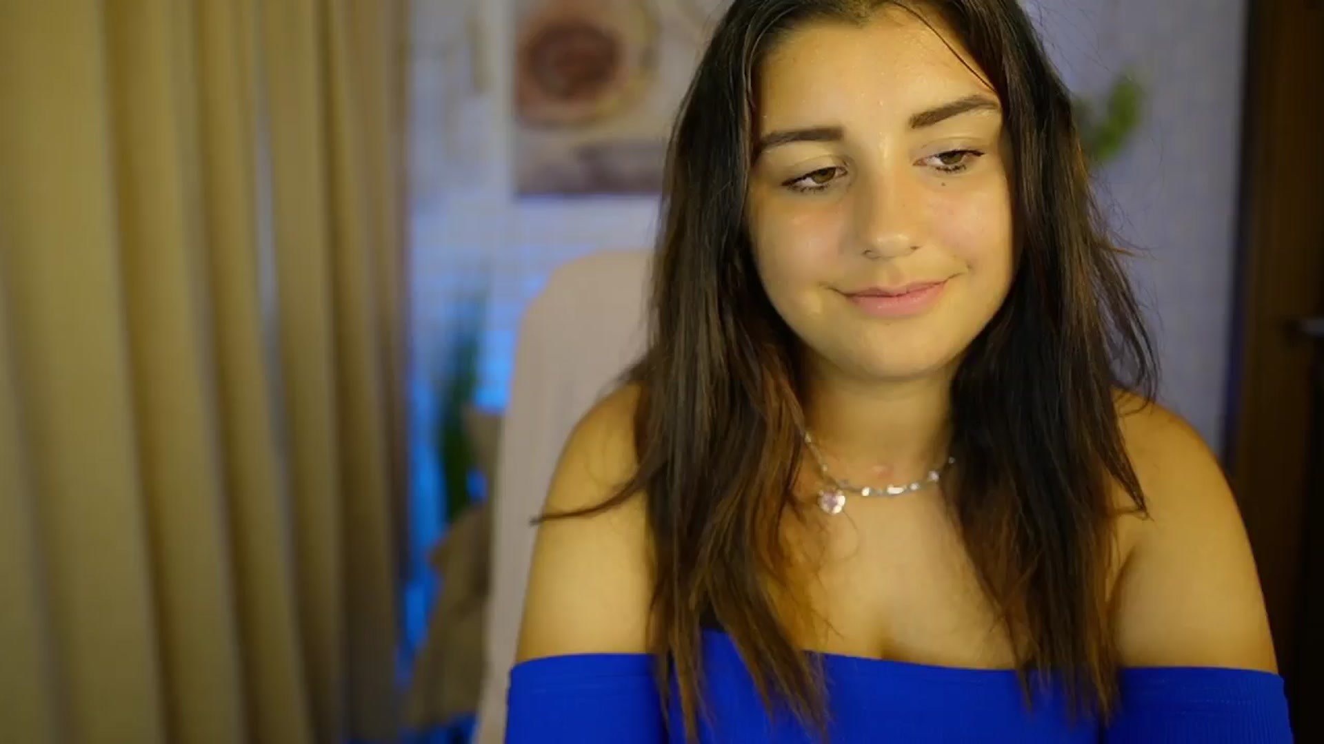 Gallery image thumbnail from Liya__Silver's myfreecams stream on, 08/01/2024, 16:00 image 2 of 20