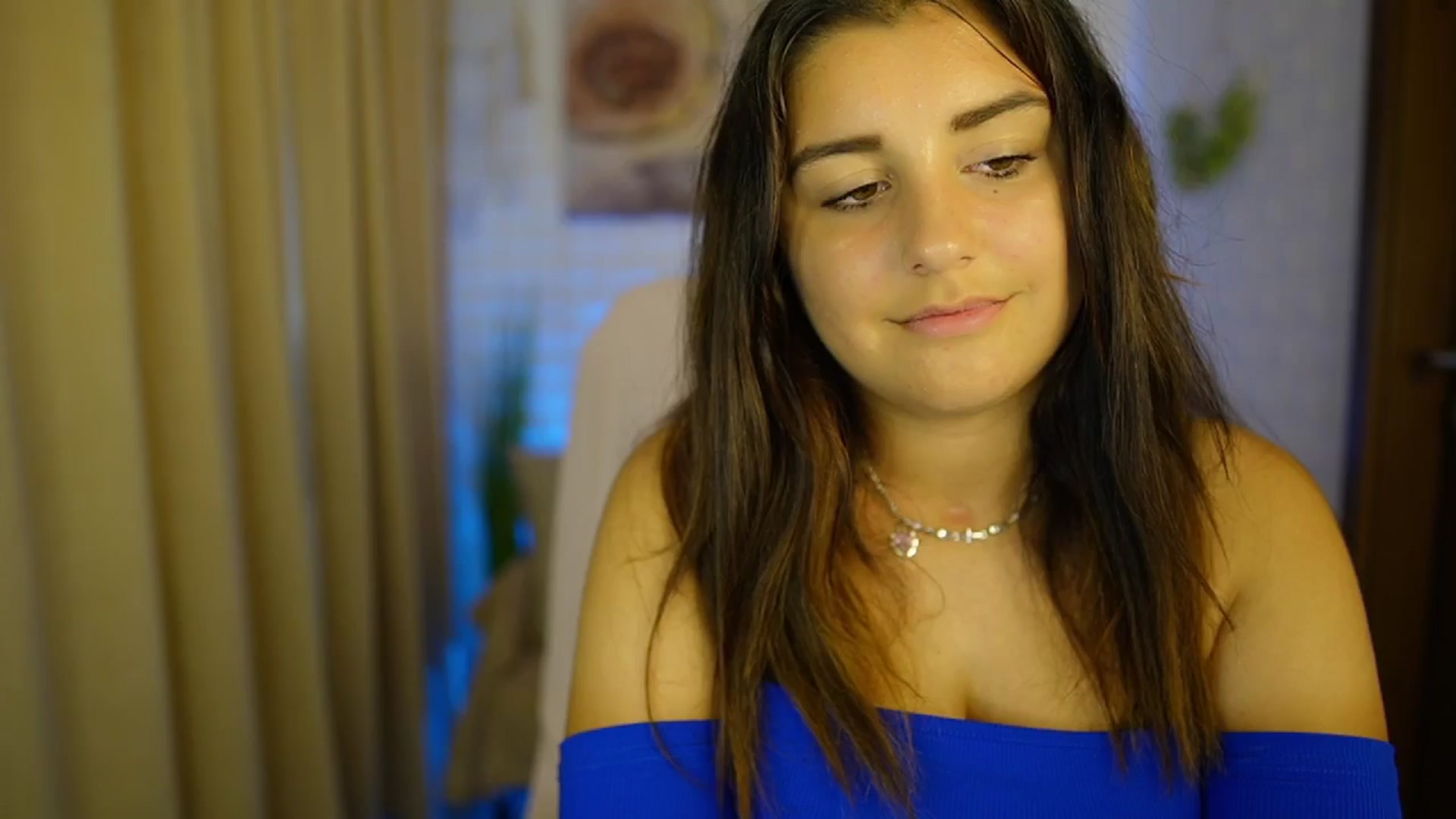 Gallery image thumbnail from Liya__Silver's myfreecams stream on, 08/01/2024, 16:00 image 3 of 20