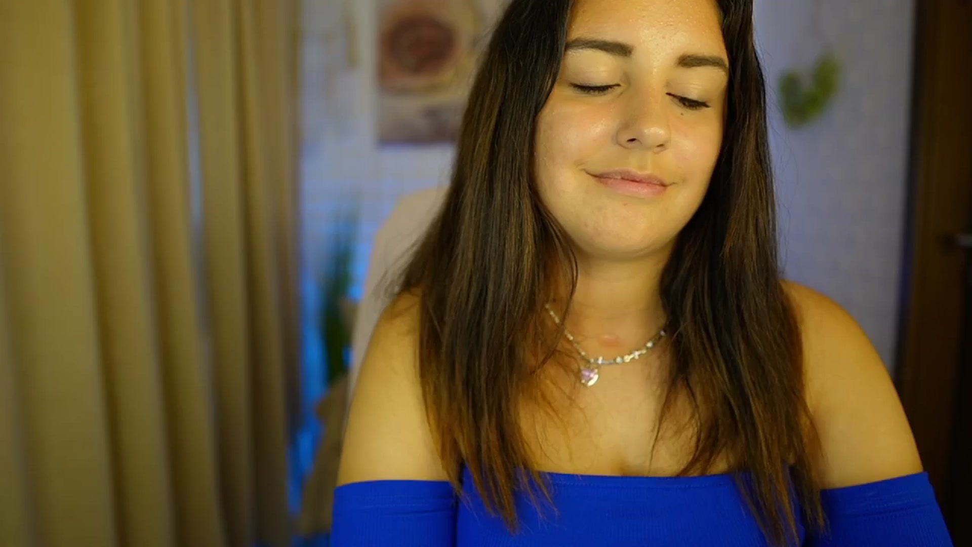 Gallery image thumbnail from Liya__Silver's myfreecams stream on, 08/01/2024, 16:00 image 20 of 20