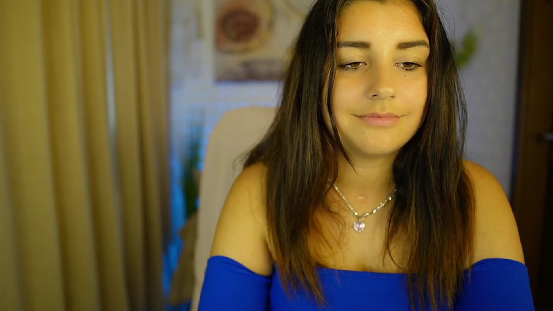 Gallery image thumbnail from Liya__Silver's myfreecams stream on, 08/01/2024, 16:00 image 11 of 20