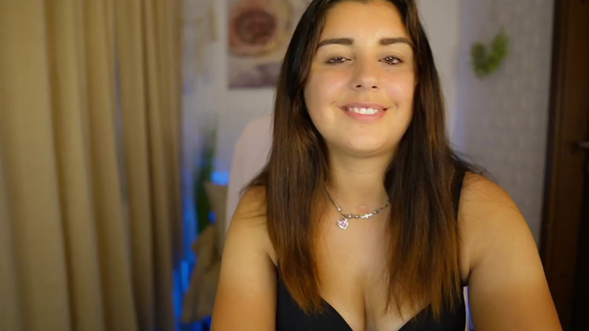 Gallery image thumbnail from Liya__Silver's myfreecams stream on, 08/01/2024, 17:54 image 1 of 20