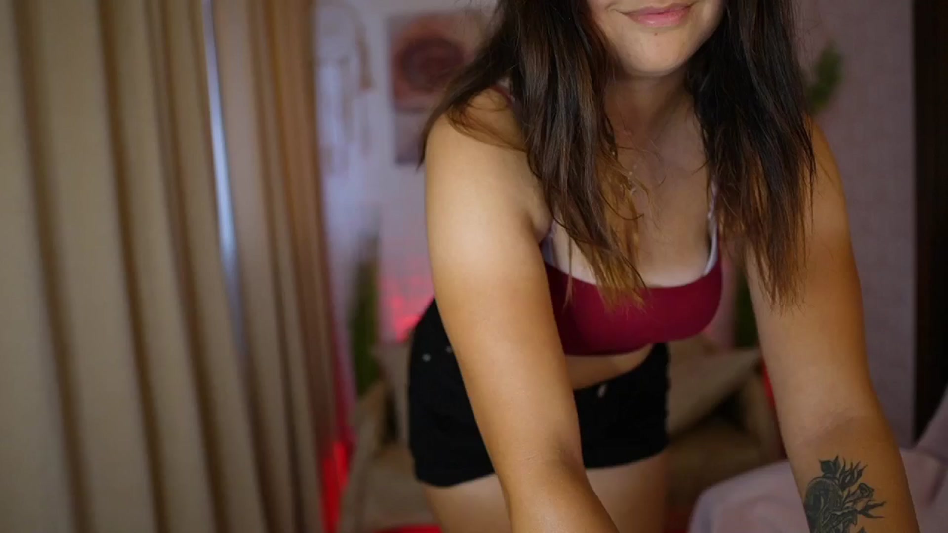Gallery image thumbnail from Liya__Silver's myfreecams stream on, 08/02/2024, 13:51 image 15 of 20