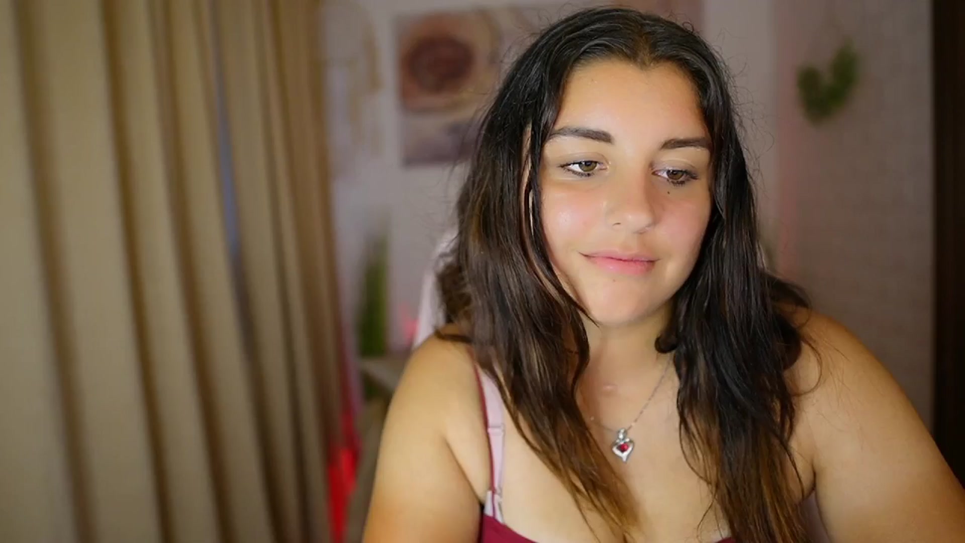 Gallery image thumbnail from Liya__Silver's myfreecams stream on, 08/02/2024, 17:01 image 2 of 20