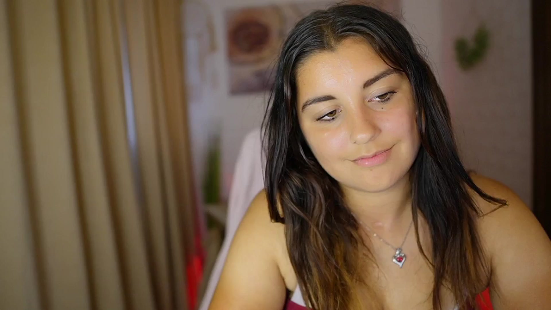 Gallery image thumbnail from Liya__Silver's myfreecams stream on, 08/02/2024, 17:16 image 2 of 20
