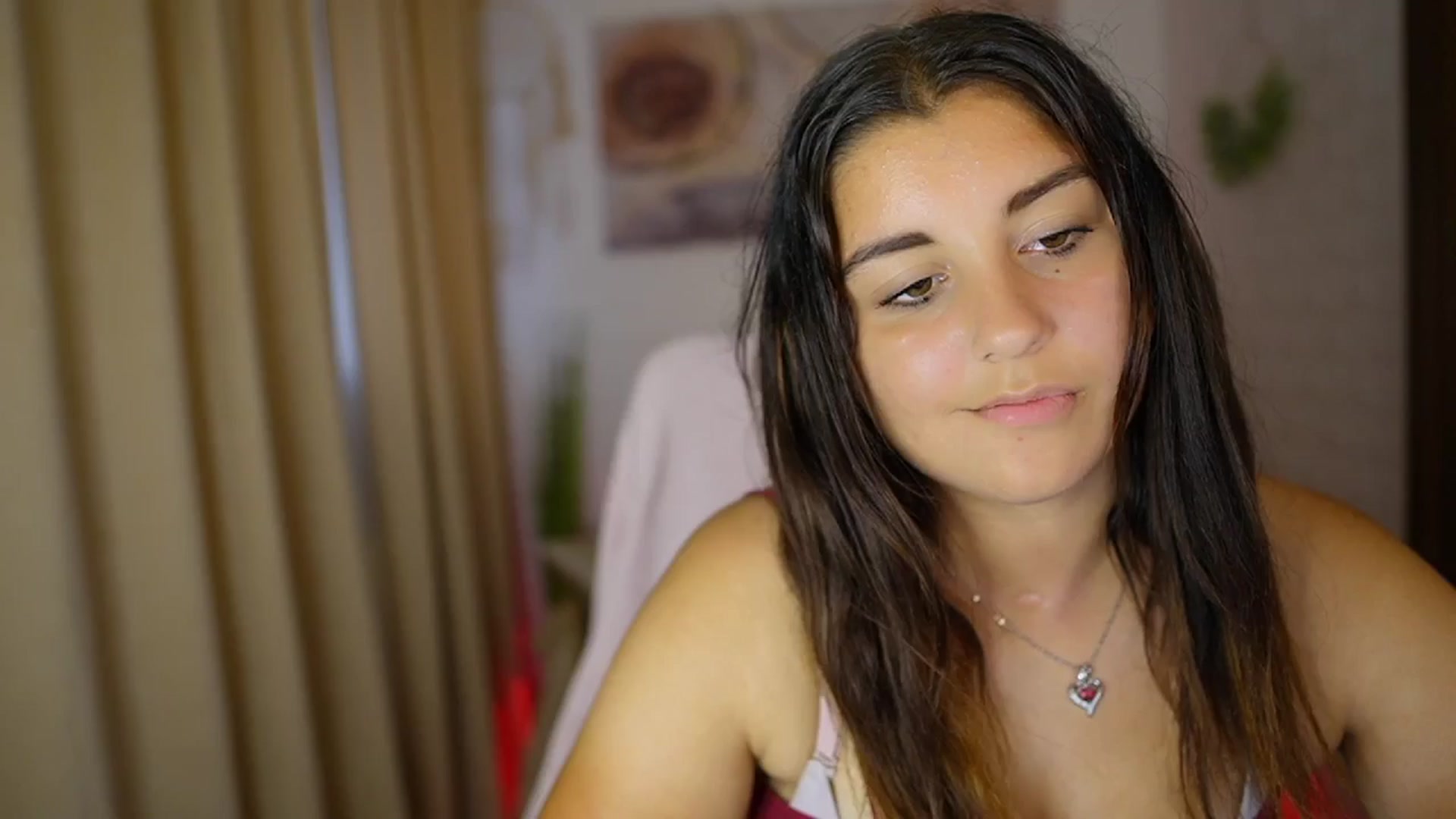Gallery image thumbnail from Liya__Silver's myfreecams stream on, 08/02/2024, 17:16 image 7 of 20