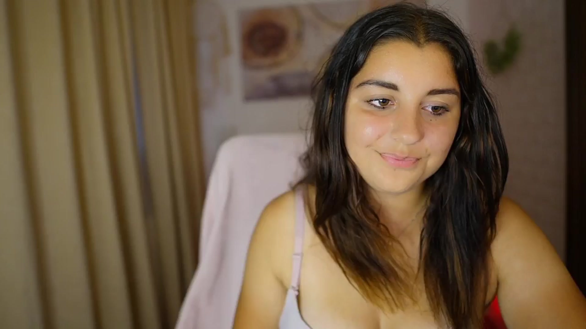 Gallery image thumbnail from Liya__Silver's myfreecams stream on, 08/02/2024, 17:40 image 14 of 20