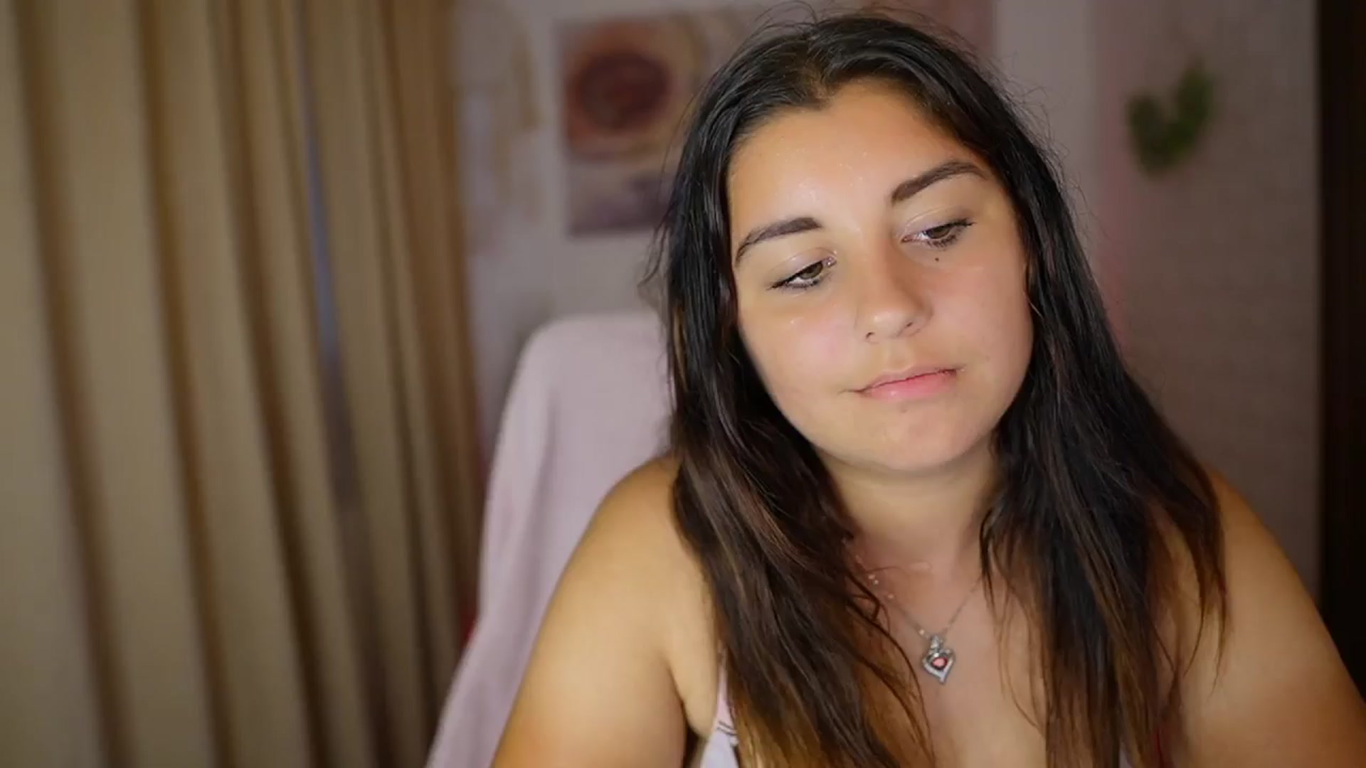 Gallery image thumbnail from Liya__Silver's myfreecams stream on, 08/02/2024, 17:40 image 2 of 20