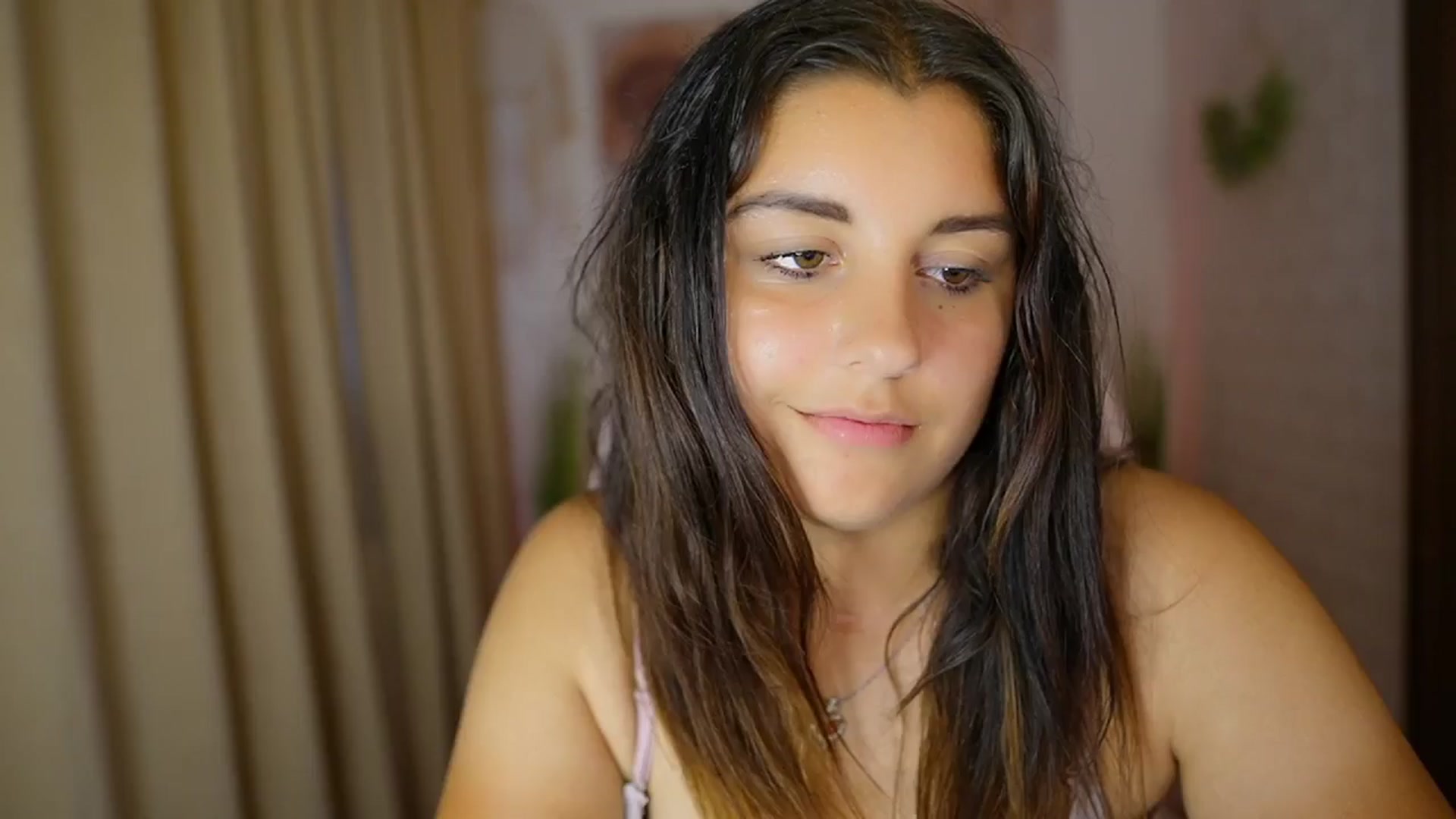 Gallery image thumbnail from Liya__Silver's myfreecams stream on, 08/02/2024, 17:40 image 20 of 20