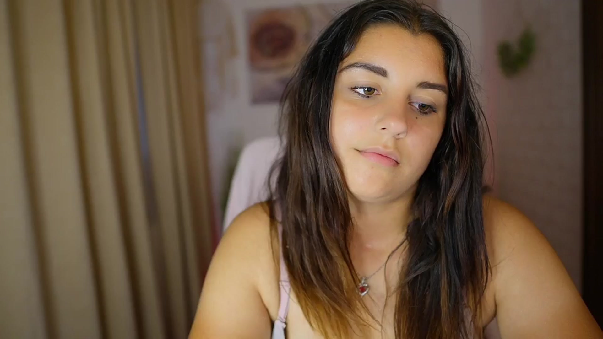 Gallery image thumbnail from Liya__Silver's myfreecams stream on, 08/02/2024, 17:40 image 19 of 20