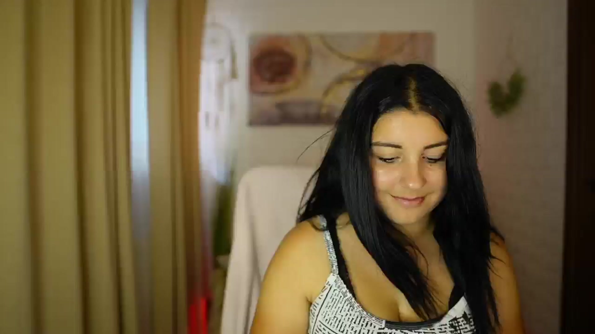 Gallery image thumbnail from Liya__Silver's myfreecams stream on, 08/05/2024, 14:15 image 5 of 20
