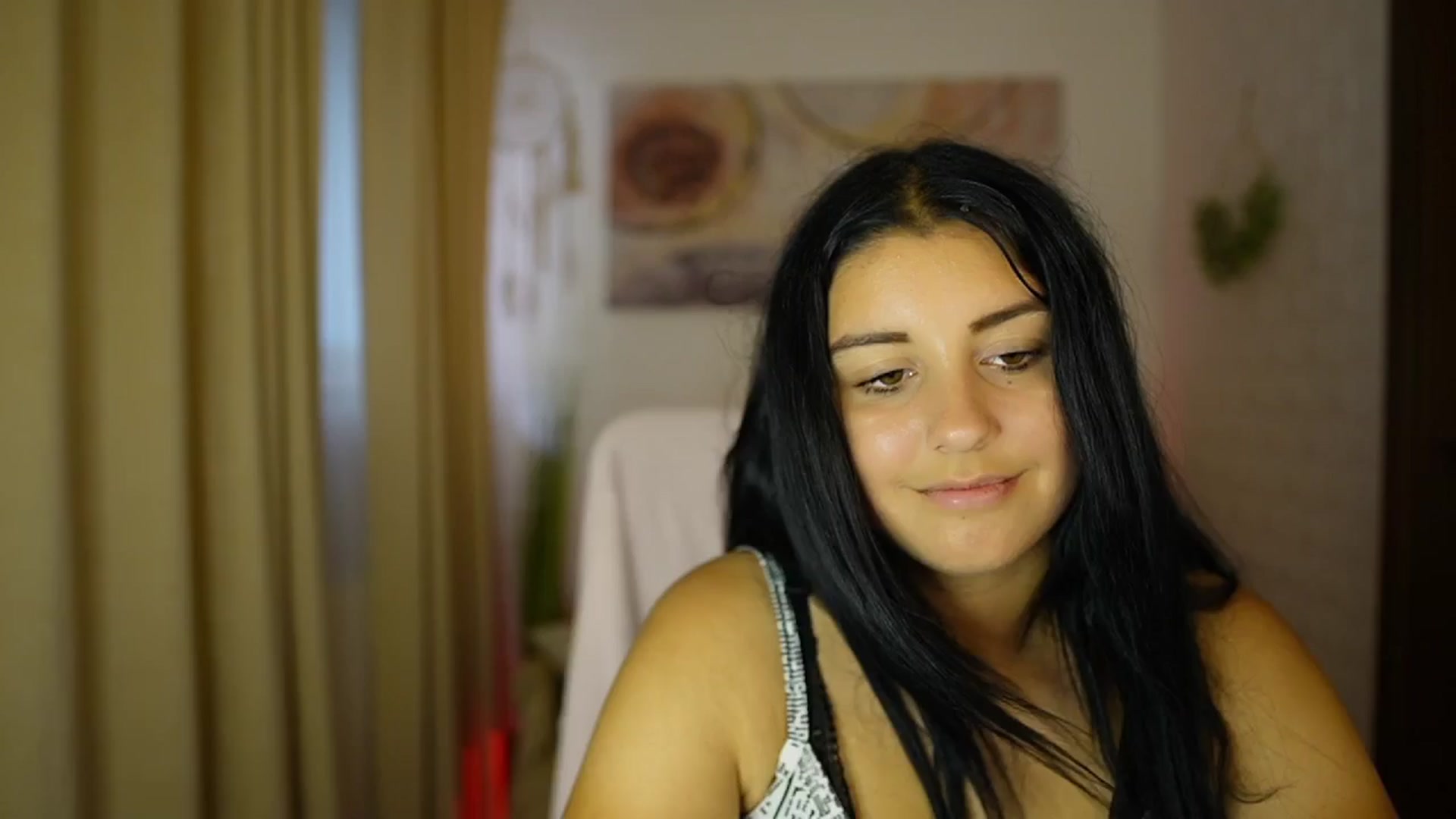 Gallery image thumbnail from Liya__Silver's myfreecams stream on, 08/05/2024, 14:15 image 16 of 20