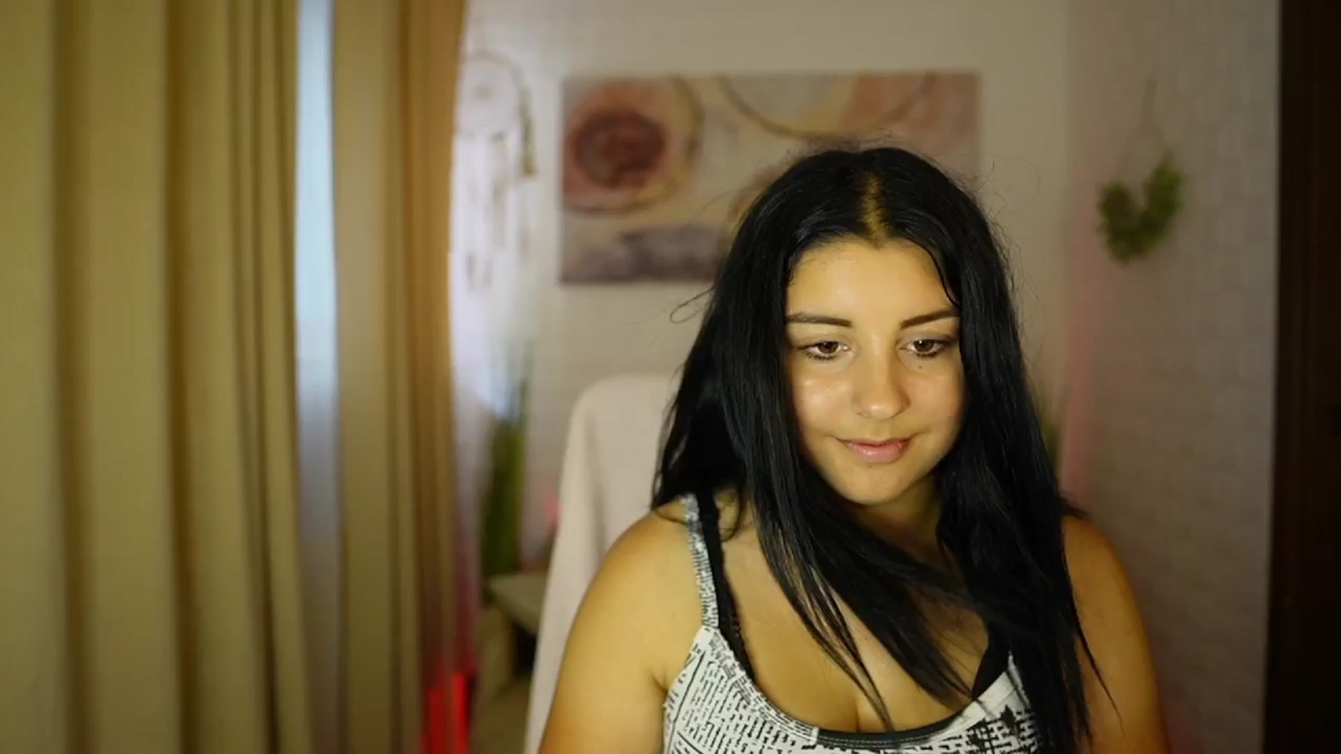 Gallery image thumbnail from Liya__Silver's myfreecams stream on, 08/05/2024, 14:15 image 1 of 20