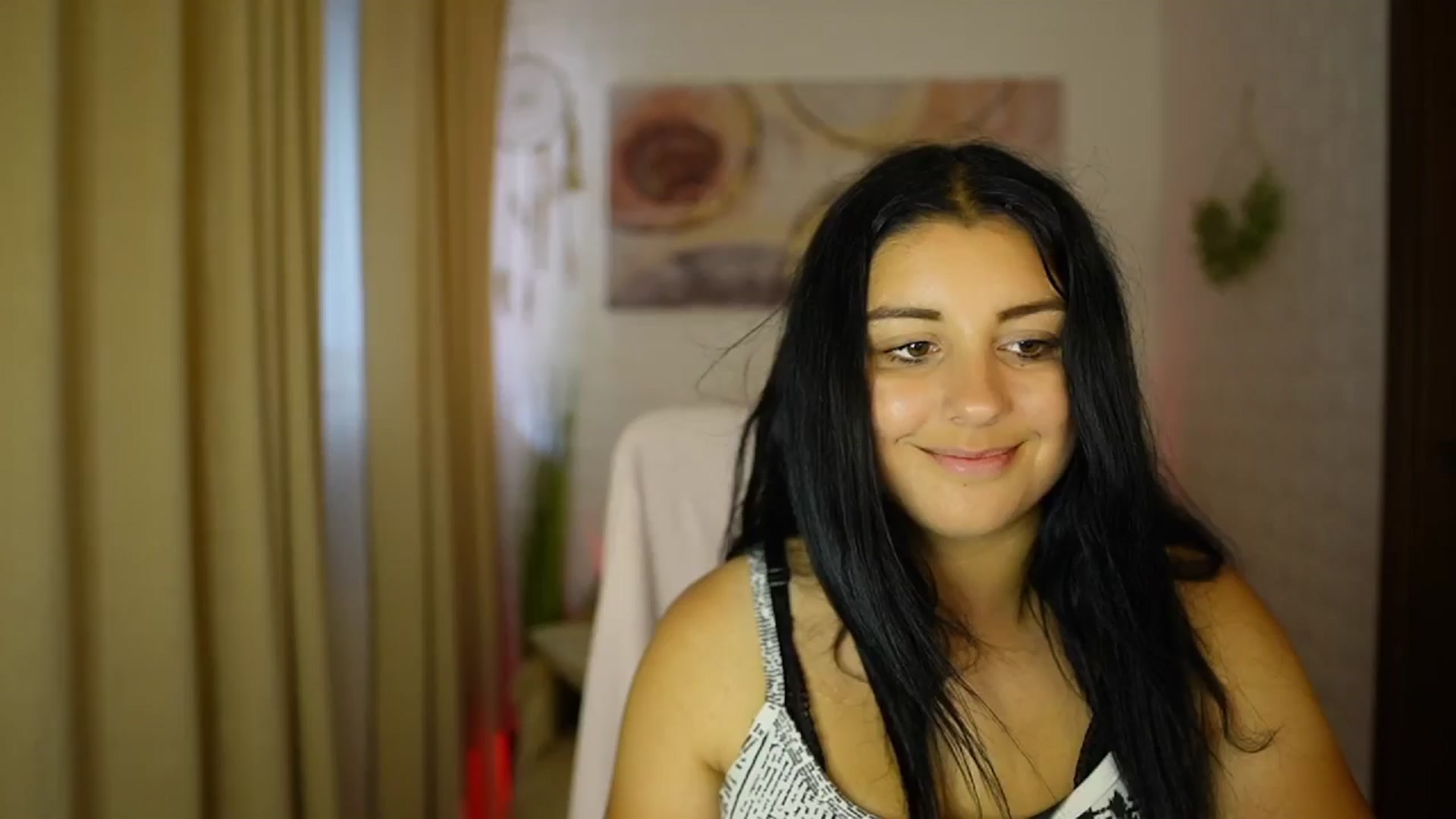 Gallery image thumbnail from Liya__Silver's myfreecams stream on, 08/05/2024, 14:15 image 12 of 20