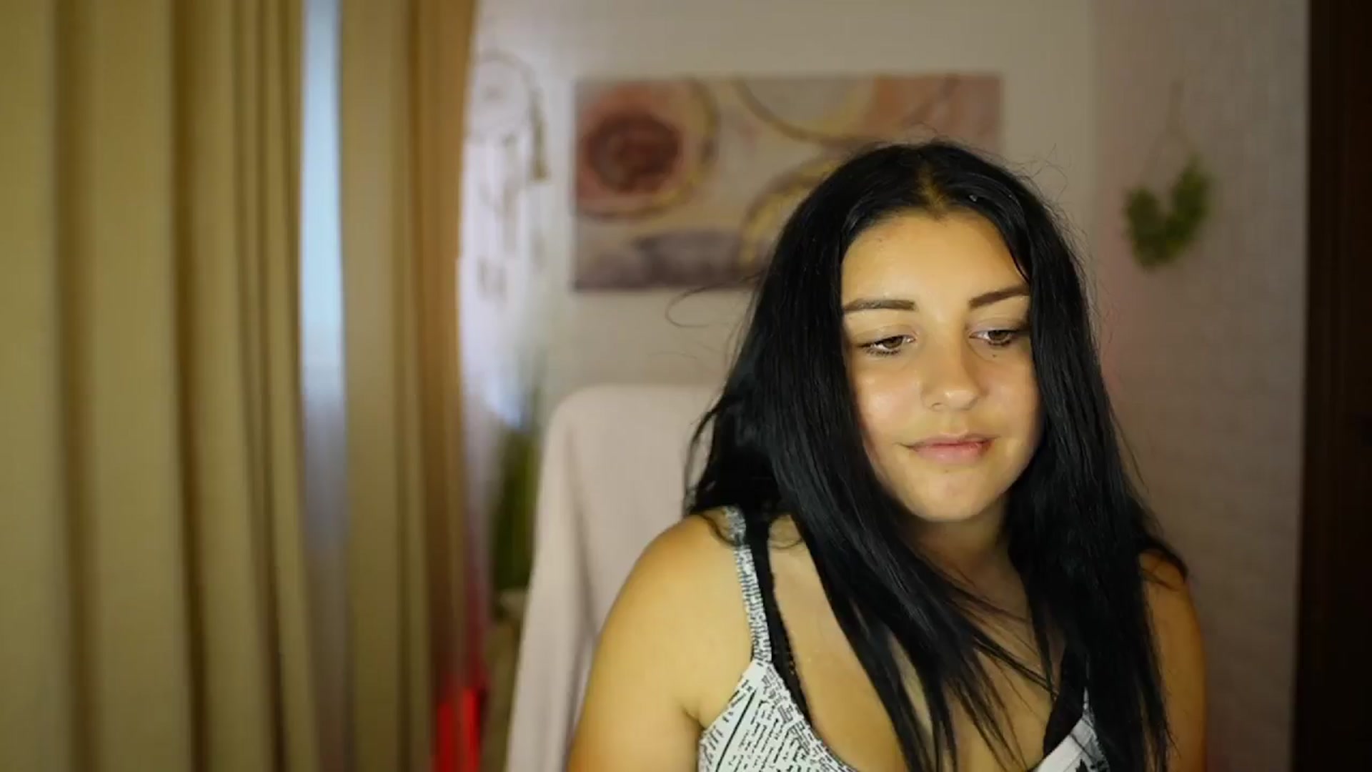 Gallery image thumbnail from Liya__Silver's myfreecams stream on, 08/05/2024, 14:15 image 6 of 20