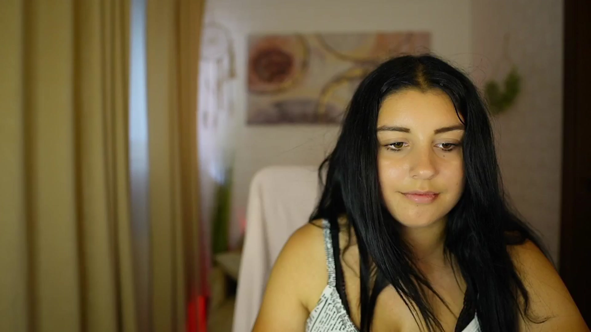 Gallery image thumbnail from Liya__Silver's myfreecams stream on, 08/05/2024, 14:15 image 11 of 20