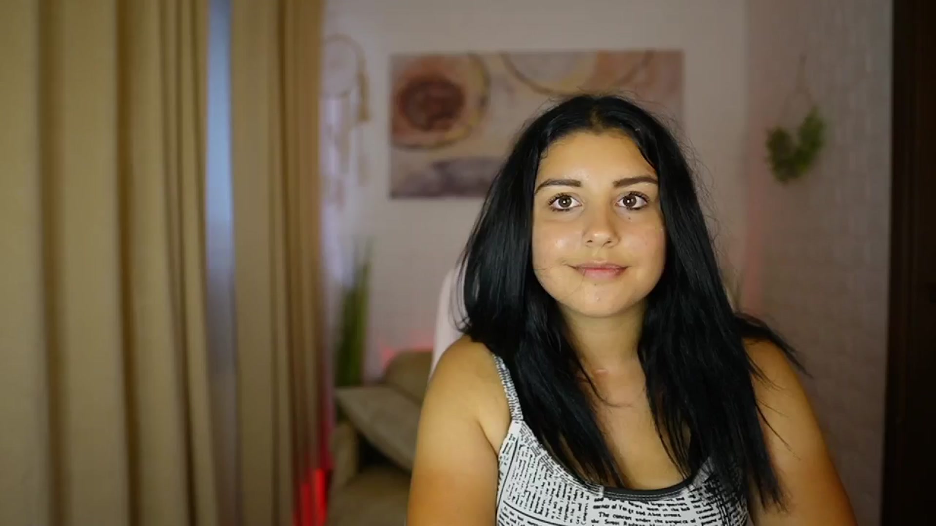 Gallery image thumbnail from Liya__Silver's myfreecams stream on, 08/05/2024, 15:27 image 12 of 20