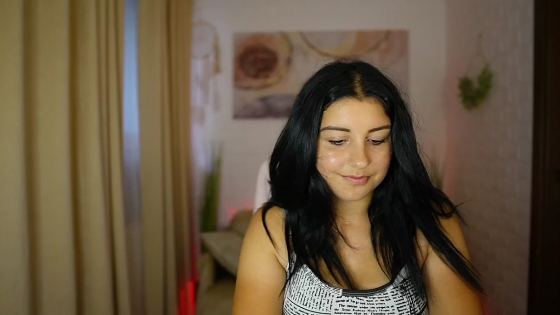 Gallery image thumbnail from Liya__Silver's myfreecams stream on, 08/05/2024, 15:27 image 13 of 20