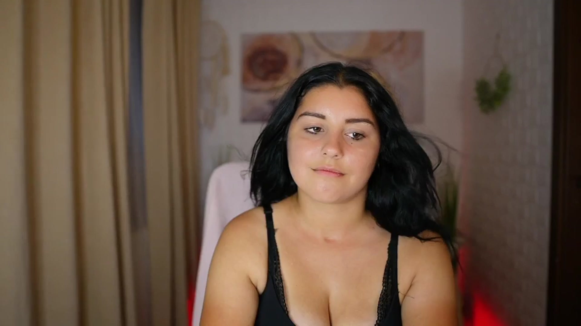 Gallery image thumbnail from Liya__Silver's myfreecams stream on, 08/05/2024, 17:58 image 4 of 20