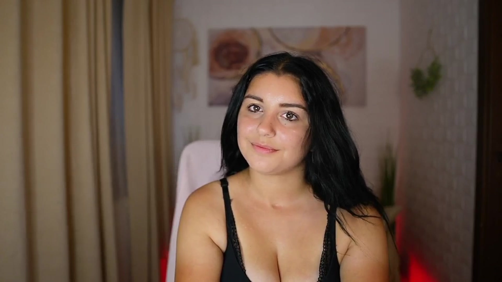 Gallery image thumbnail from Liya__Silver's myfreecams stream on, 08/05/2024, 17:58 image 5 of 20