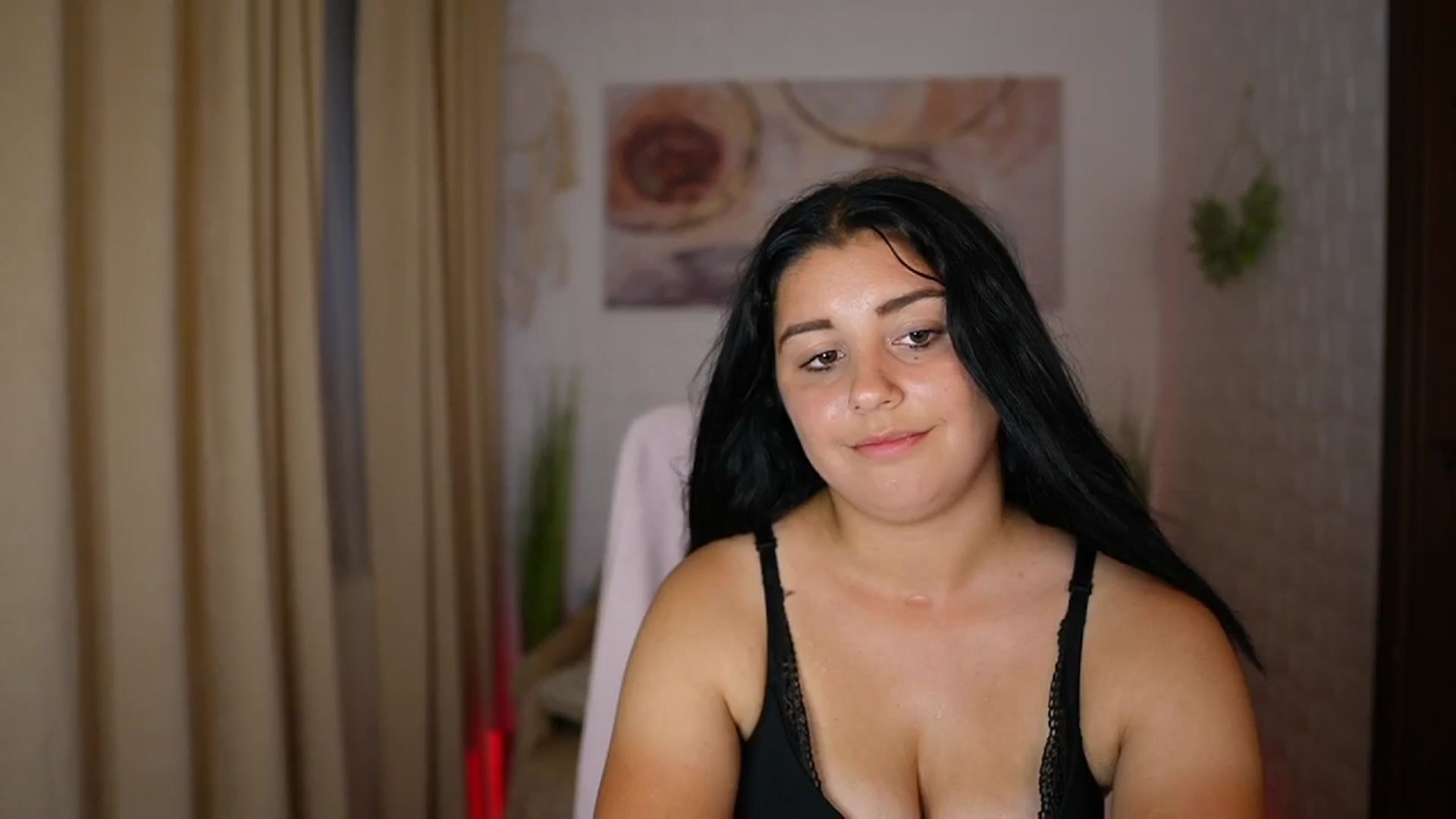 Gallery image thumbnail from Liya__Silver's myfreecams stream on, 08/05/2024, 17:58 image 12 of 20