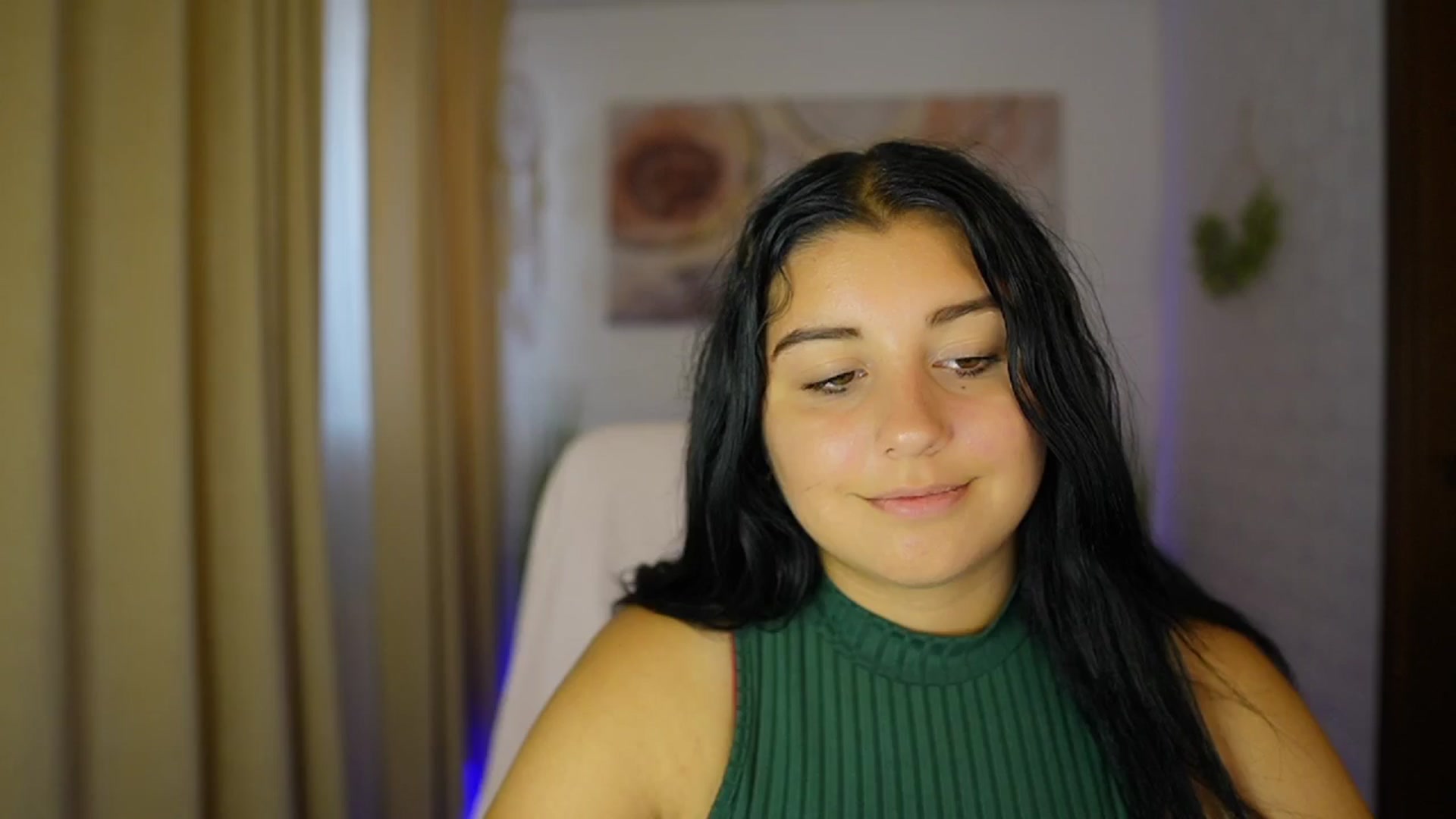 Gallery image thumbnail from Liya__Silver's myfreecams stream on, 08/07/2024, 14:06 image 15 of 20