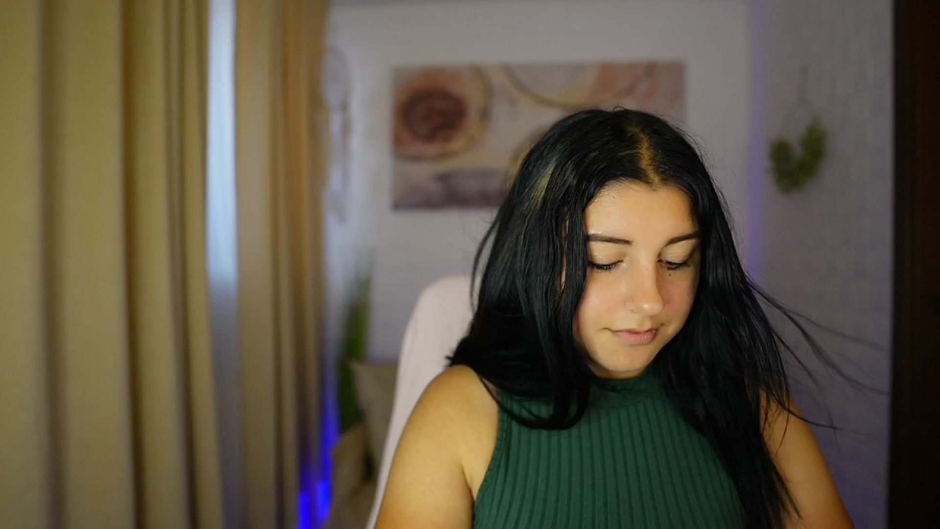 Gallery image thumbnail from Liya__Silver's myfreecams stream on, 08/07/2024, 14:06 image 5 of 20