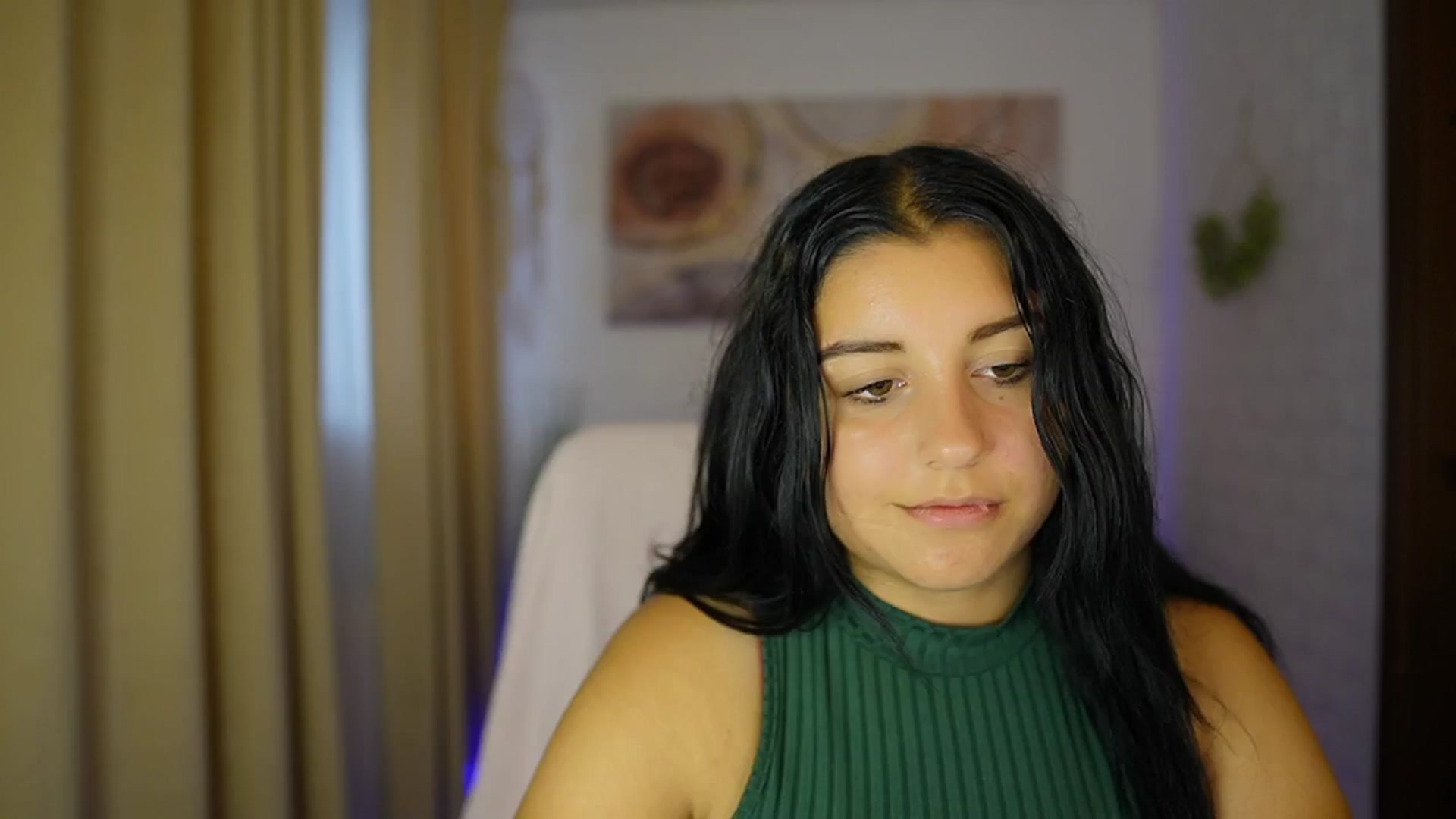 Gallery image thumbnail from Liya__Silver's myfreecams stream on, 08/07/2024, 14:06 image 16 of 20