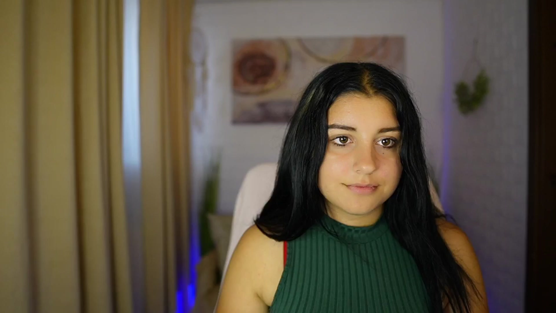 Gallery image thumbnail from Liya__Silver's myfreecams stream on, 08/07/2024, 14:06 image 4 of 20