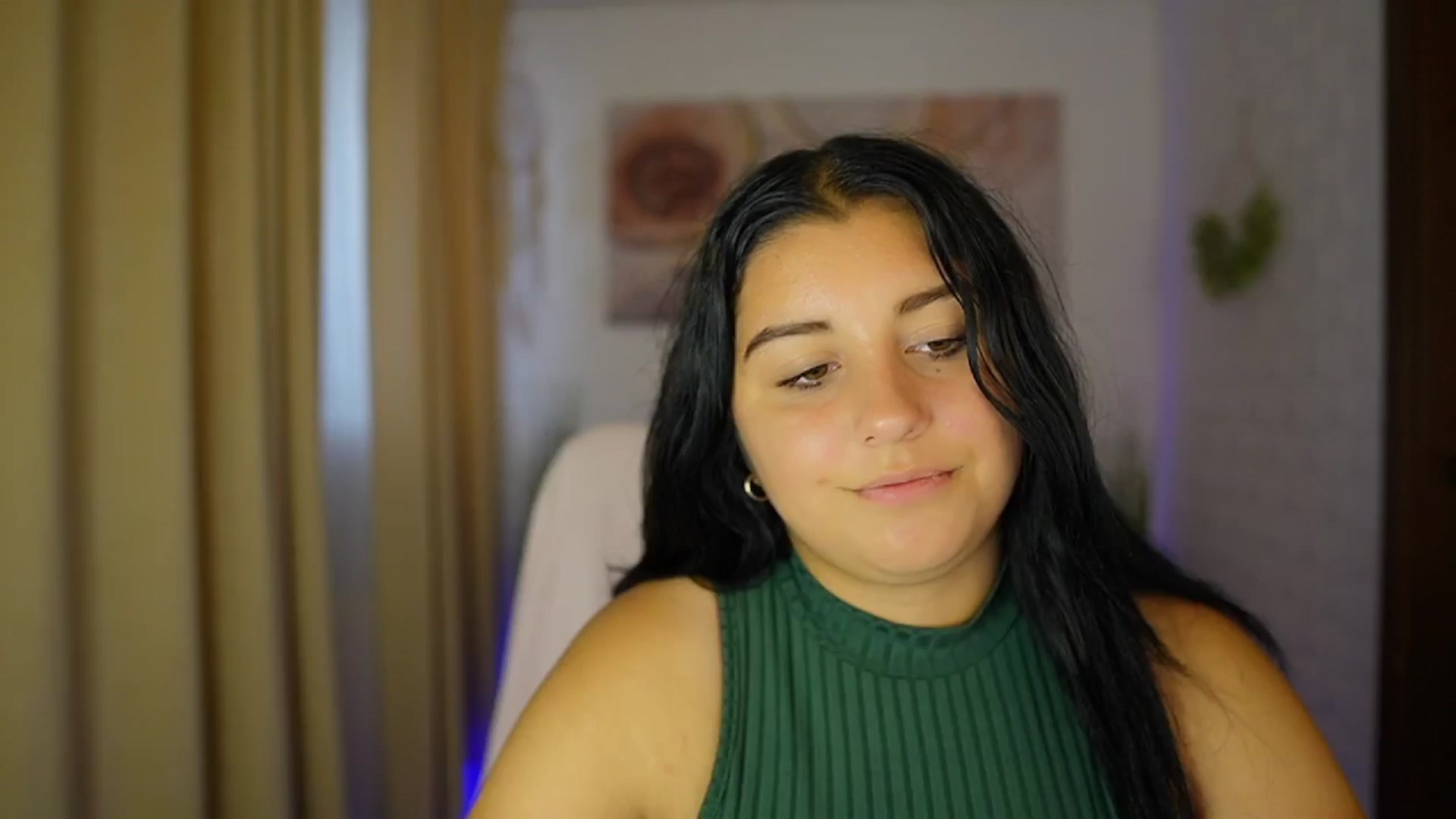 Gallery image thumbnail from Liya__Silver's myfreecams stream on, 08/07/2024, 14:06 image 13 of 20