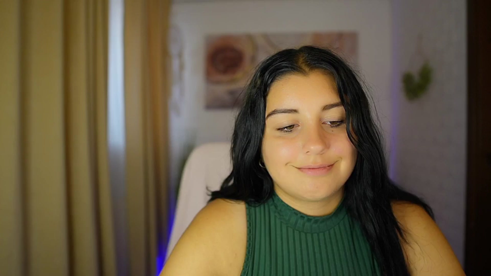 Gallery image thumbnail from Liya__Silver's myfreecams stream on, 08/07/2024, 14:06 image 14 of 20