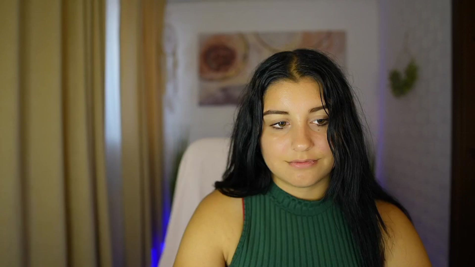 Gallery image thumbnail from Liya__Silver's myfreecams stream on, 08/07/2024, 14:06 image 18 of 20