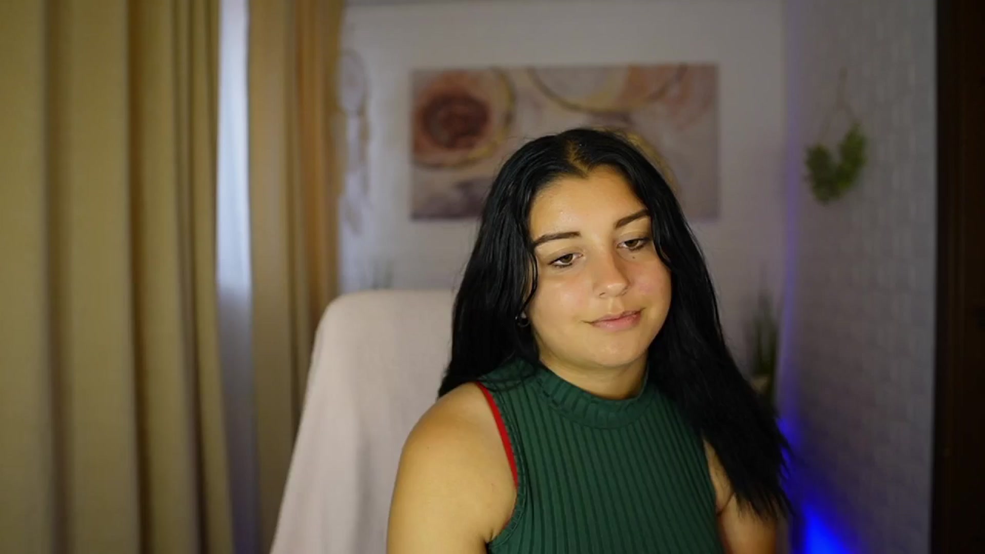 Gallery image thumbnail from Liya__Silver's myfreecams stream on, 08/07/2024, 14:26 image 6 of 20