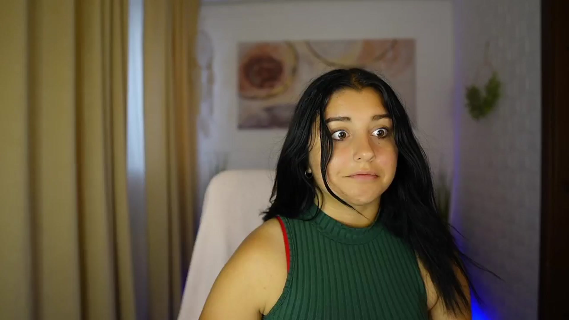 Gallery image thumbnail from Liya__Silver's myfreecams stream on, 08/07/2024, 14:26 image 13 of 20