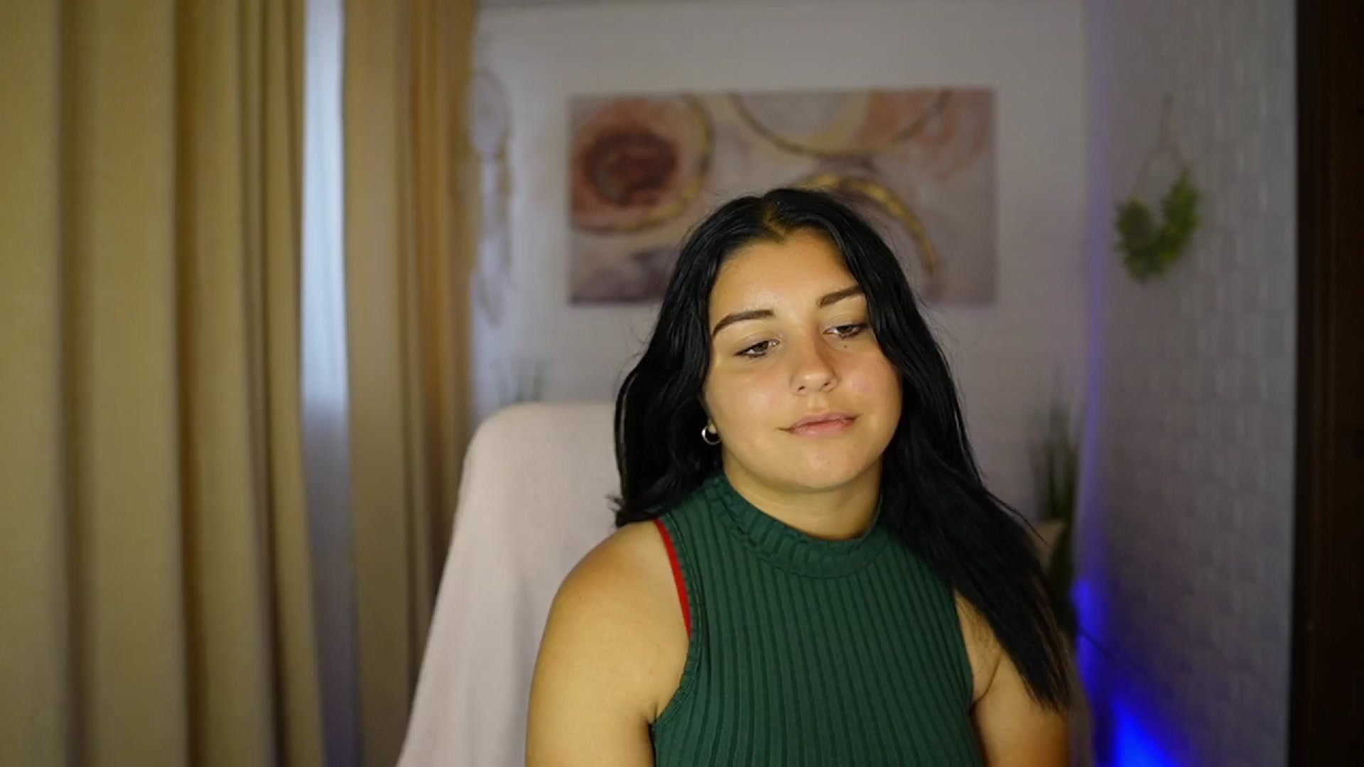 Gallery image thumbnail from Liya__Silver's myfreecams stream on, 08/07/2024, 14:26 image 12 of 20